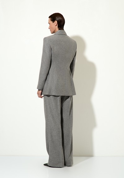 < Костюм с однобортным жакетом №3