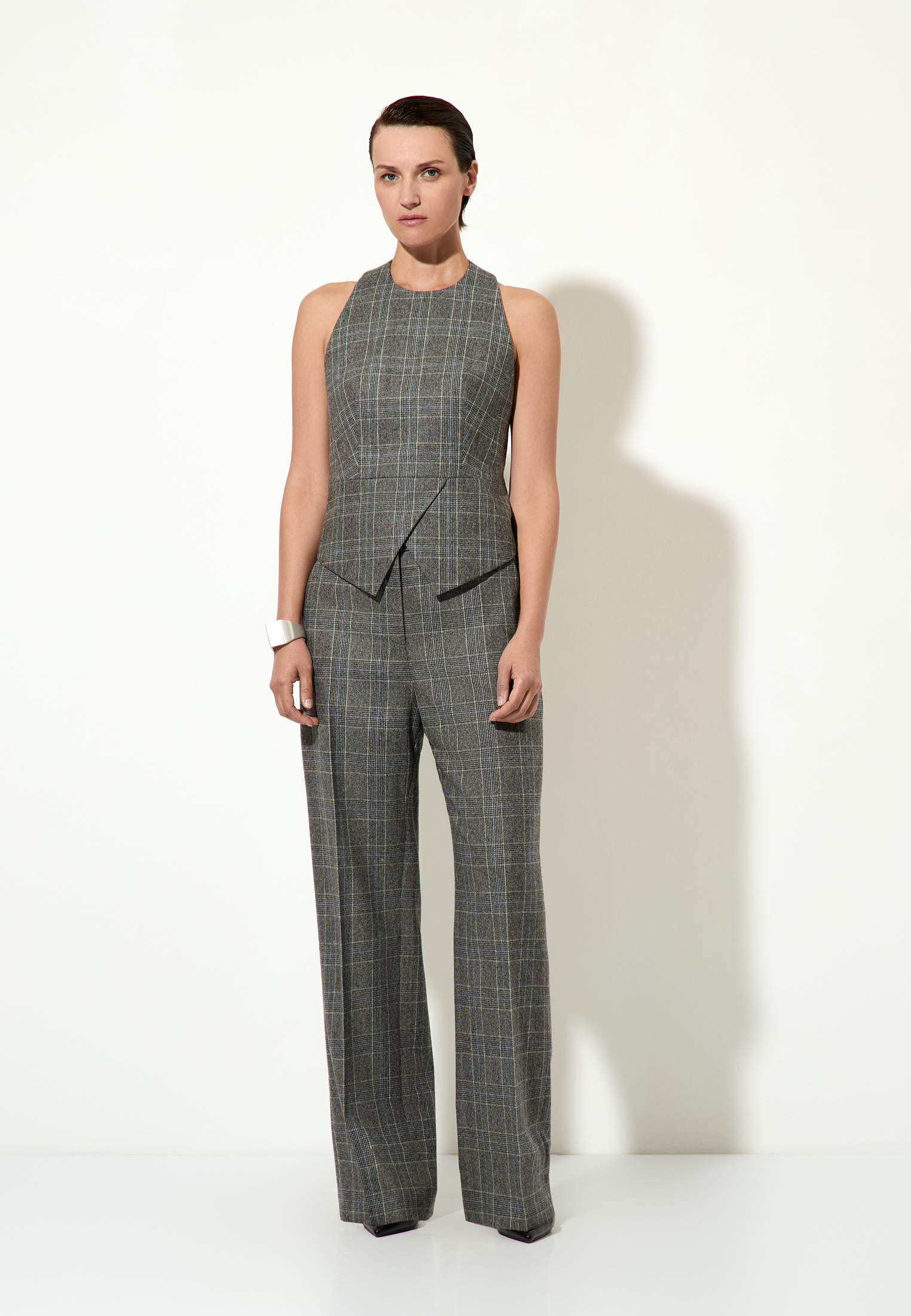 < Костюм с жилетом, брюками и юбкой №9