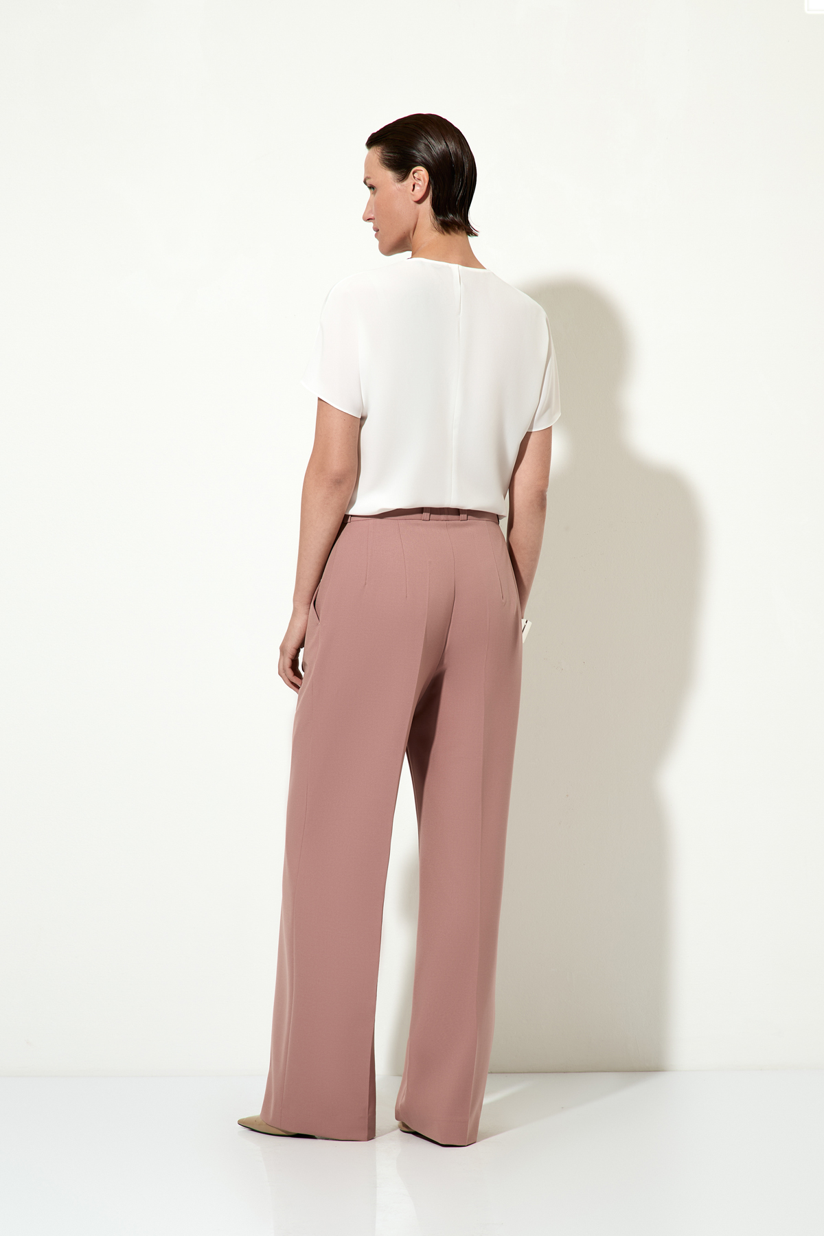 < Костюм с однобортным жакетом №5