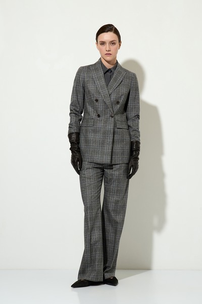 < Костюм с жилетом, брюками и юбкой №1