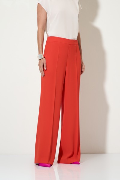 < Костюм с акцентным жакетом №3