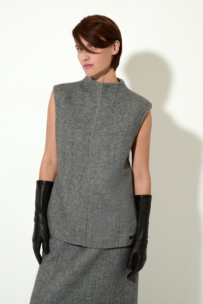 < Костюм женский с юбкой и жилетом №4