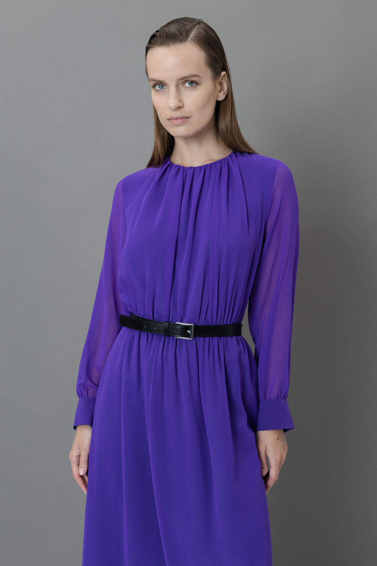 Кожаный ремень с металлической пряжкой VASSA&Co, пол женский, цвет черный