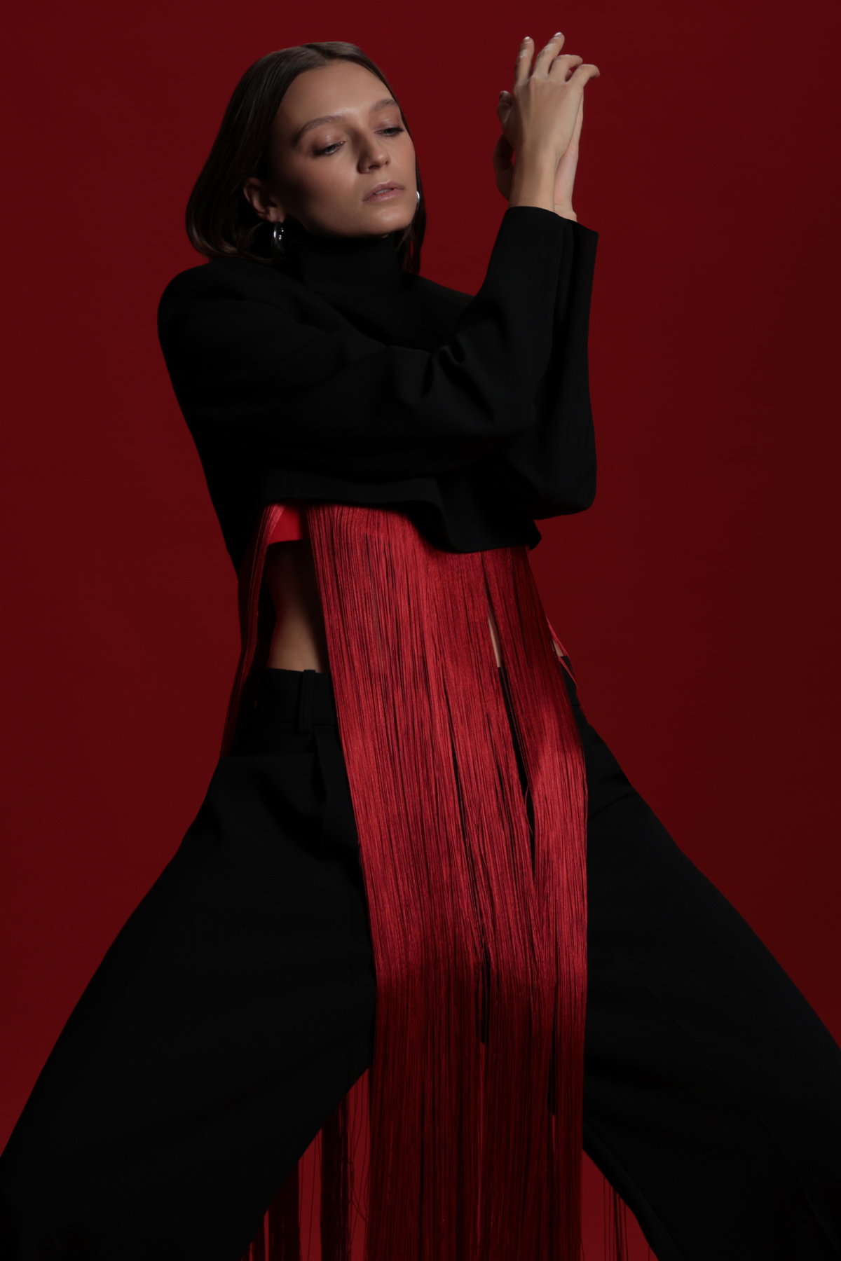 Кроп-жакет VASSA&Co, пол женский, цвет черный