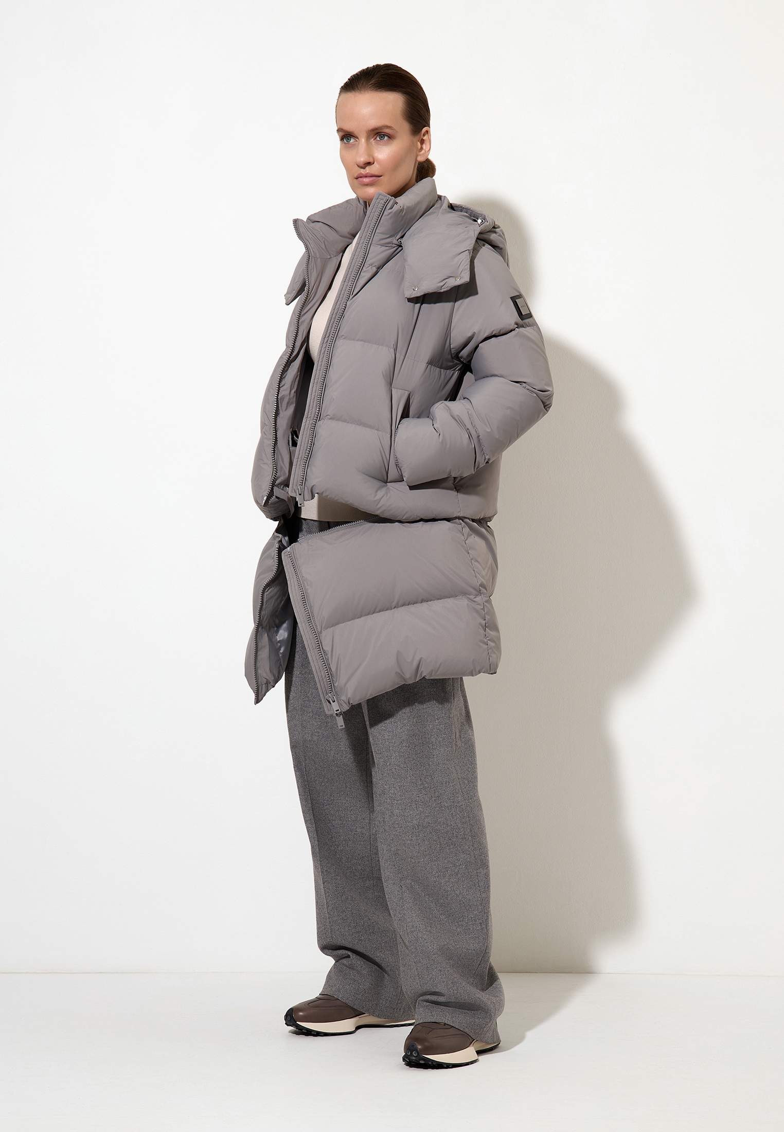 Пуховик-трансформер VASSA&Co, пол женский, цвет серый