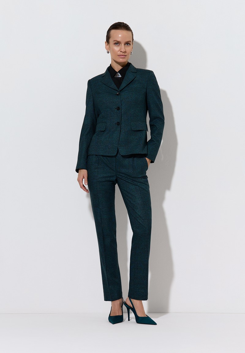 Брюки зауженные VASSA&Co, пол женский, цвет зеленый