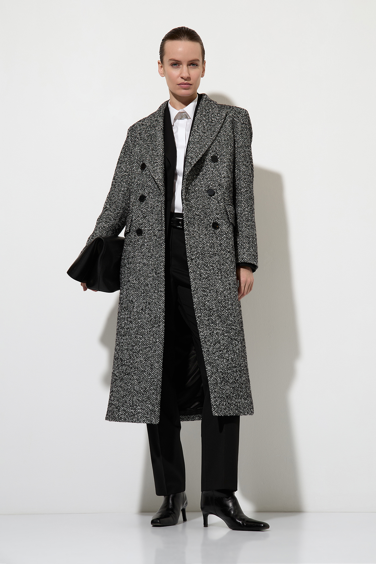 Пальто VASSA&Co, пол женский, цвет черный