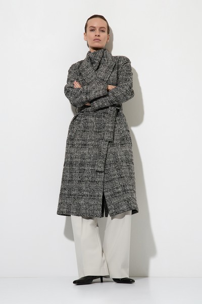 Пальто со съемной манишкой VASSA&Co, пол женский, цвет черный