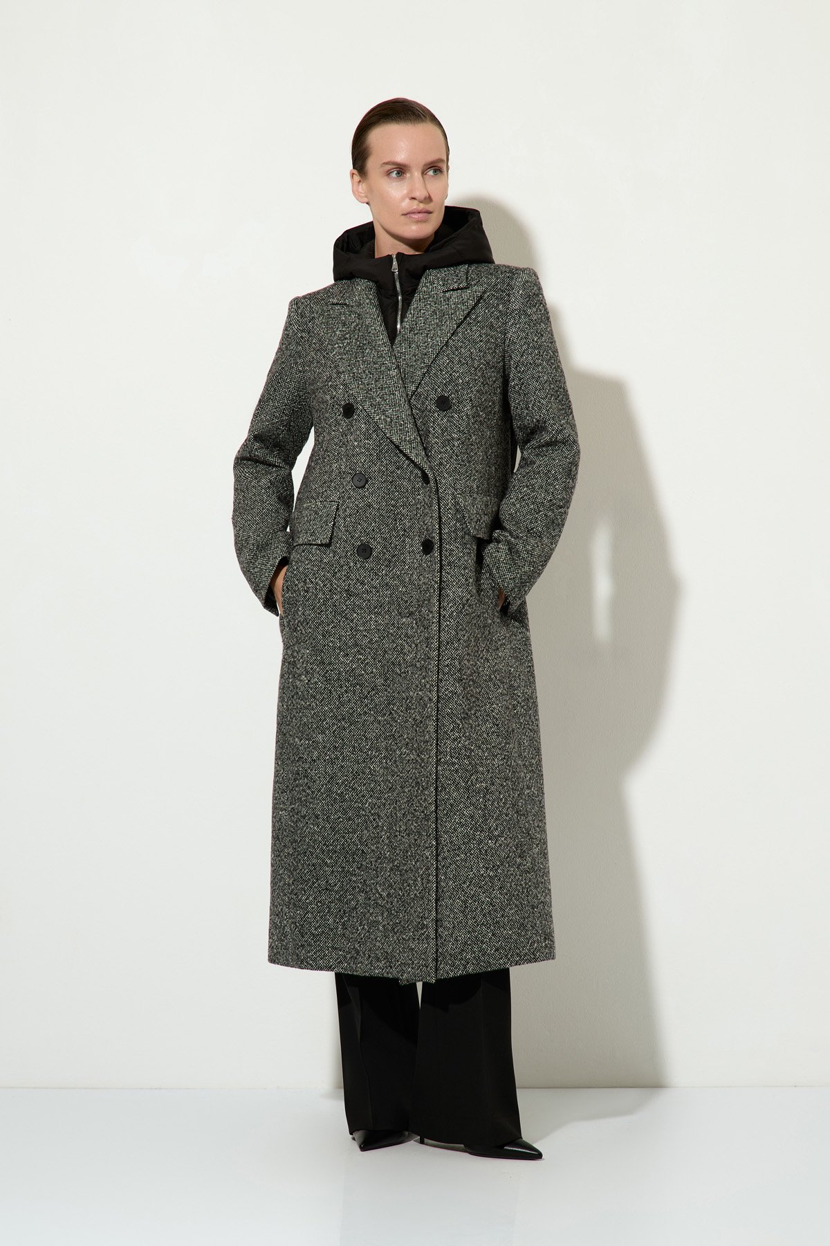 Пальто со съемной деталью VASSA&Co, пол женский, цвет черный