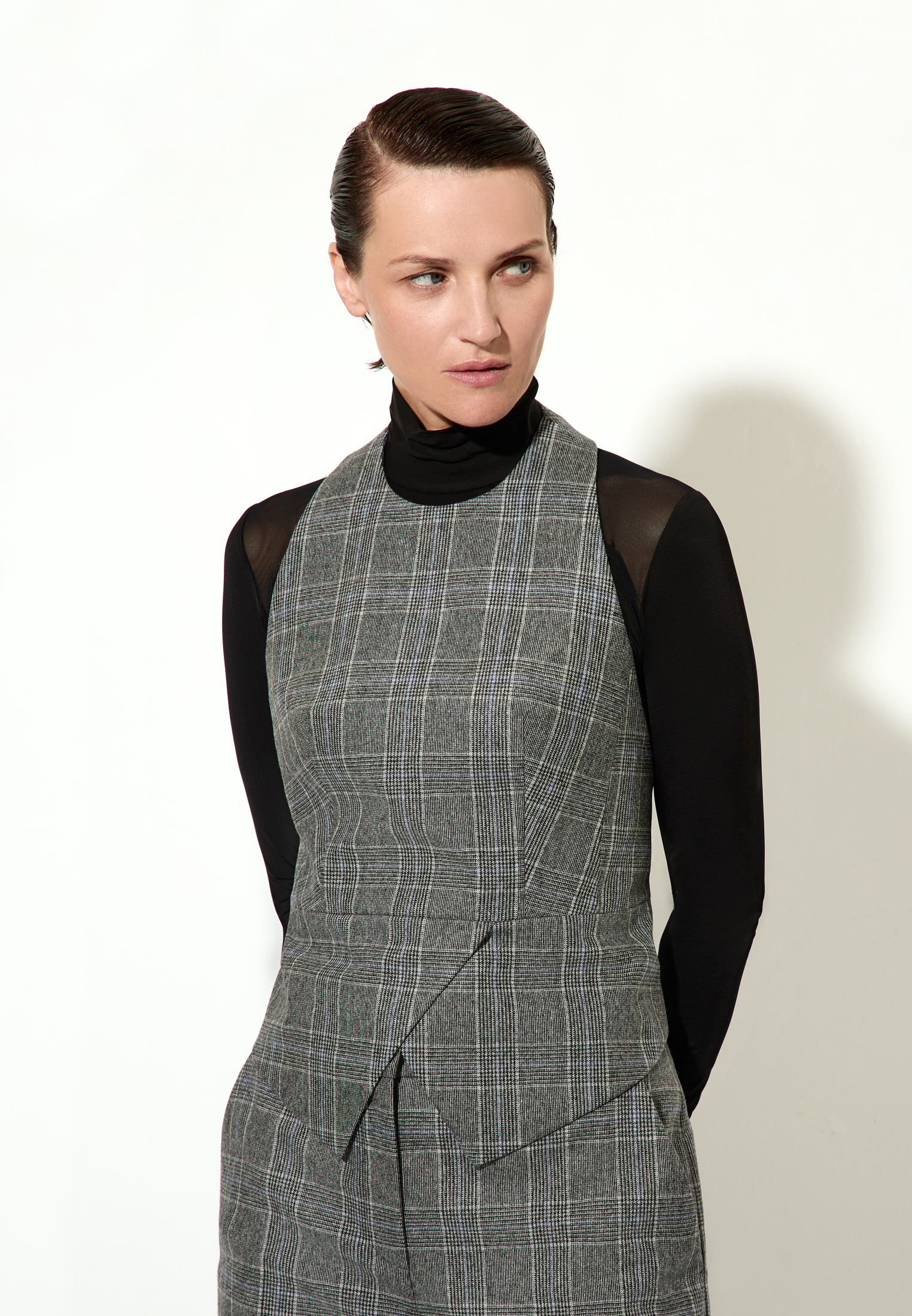 Жилет с открытыми плечами VASSA&Co, пол женский, цвет серый