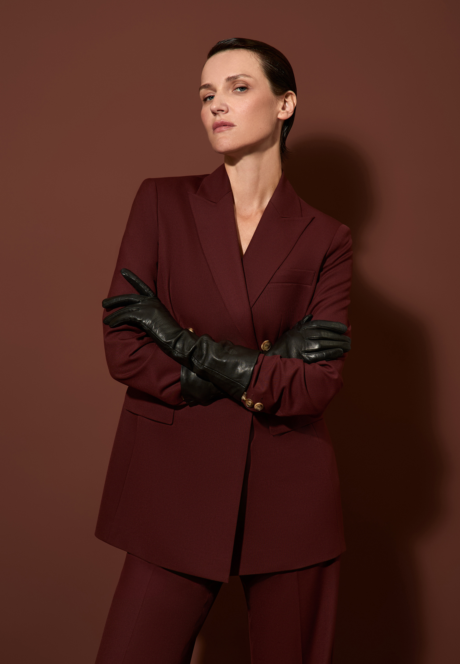 Жакет приталенного силуэта VASSA&Co, пол женский, цвет коричневый