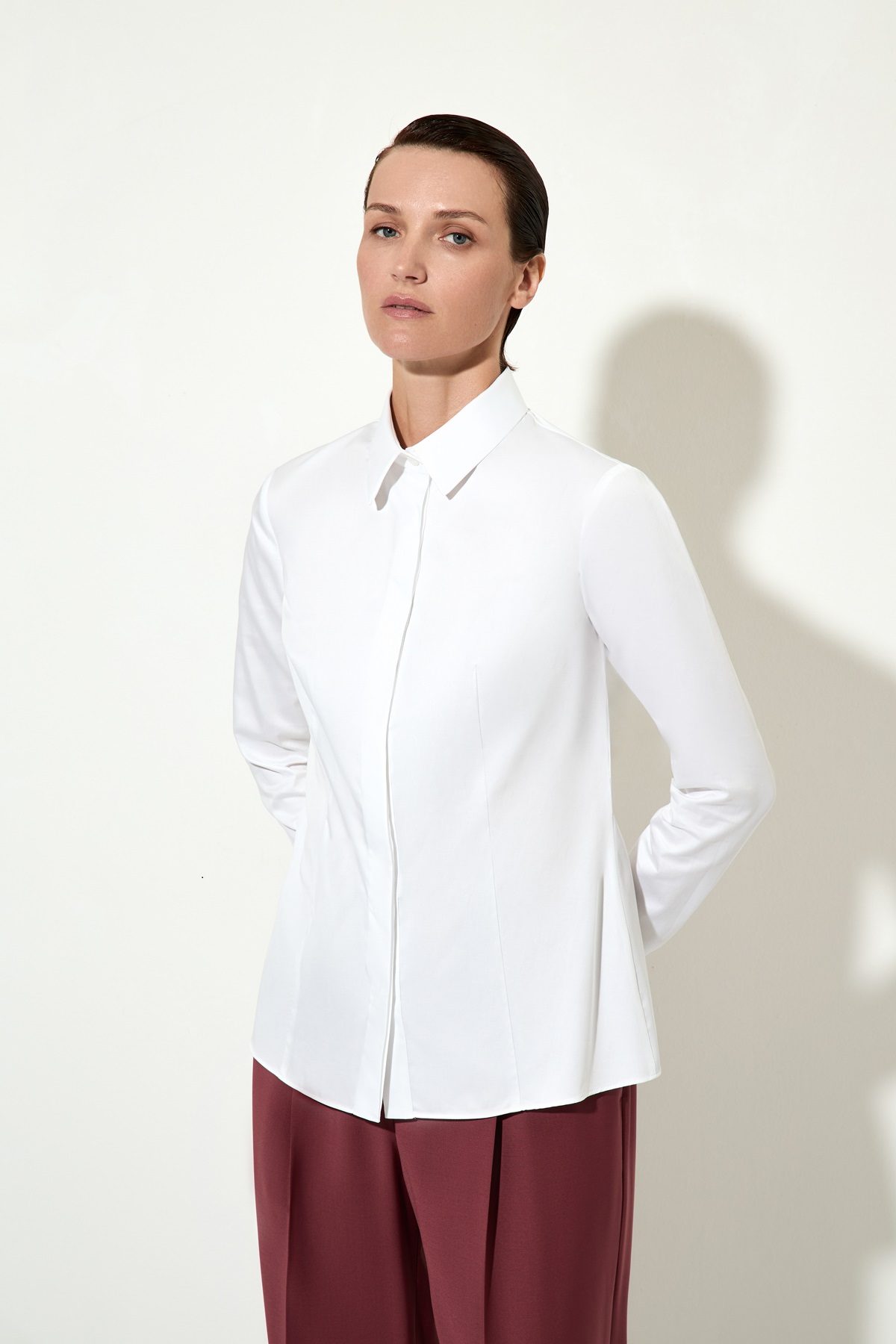 Блузка хлопковая VASSA&Co, пол женский, цвет белый