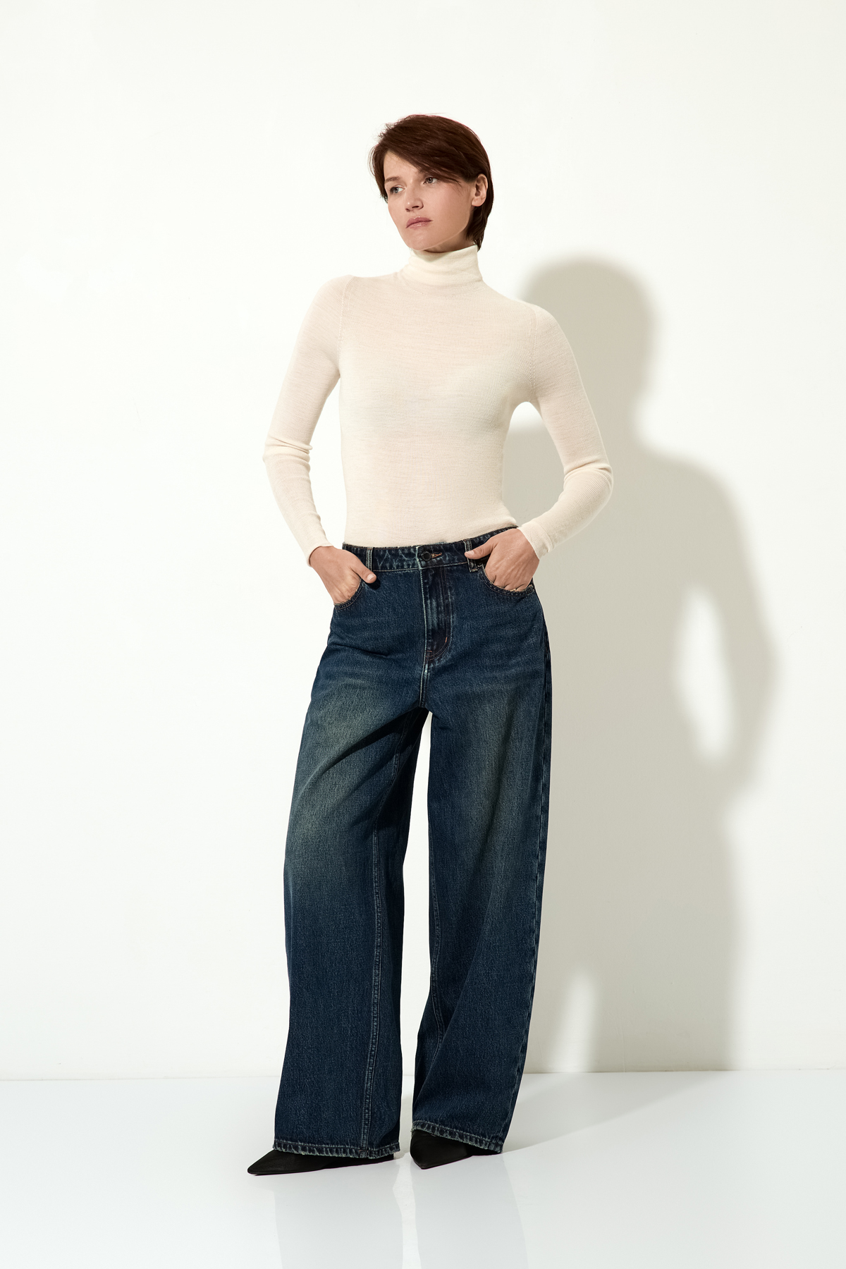 Водолазка из шерсти мериноса VASSA CODE, пол женский, цвет молочный