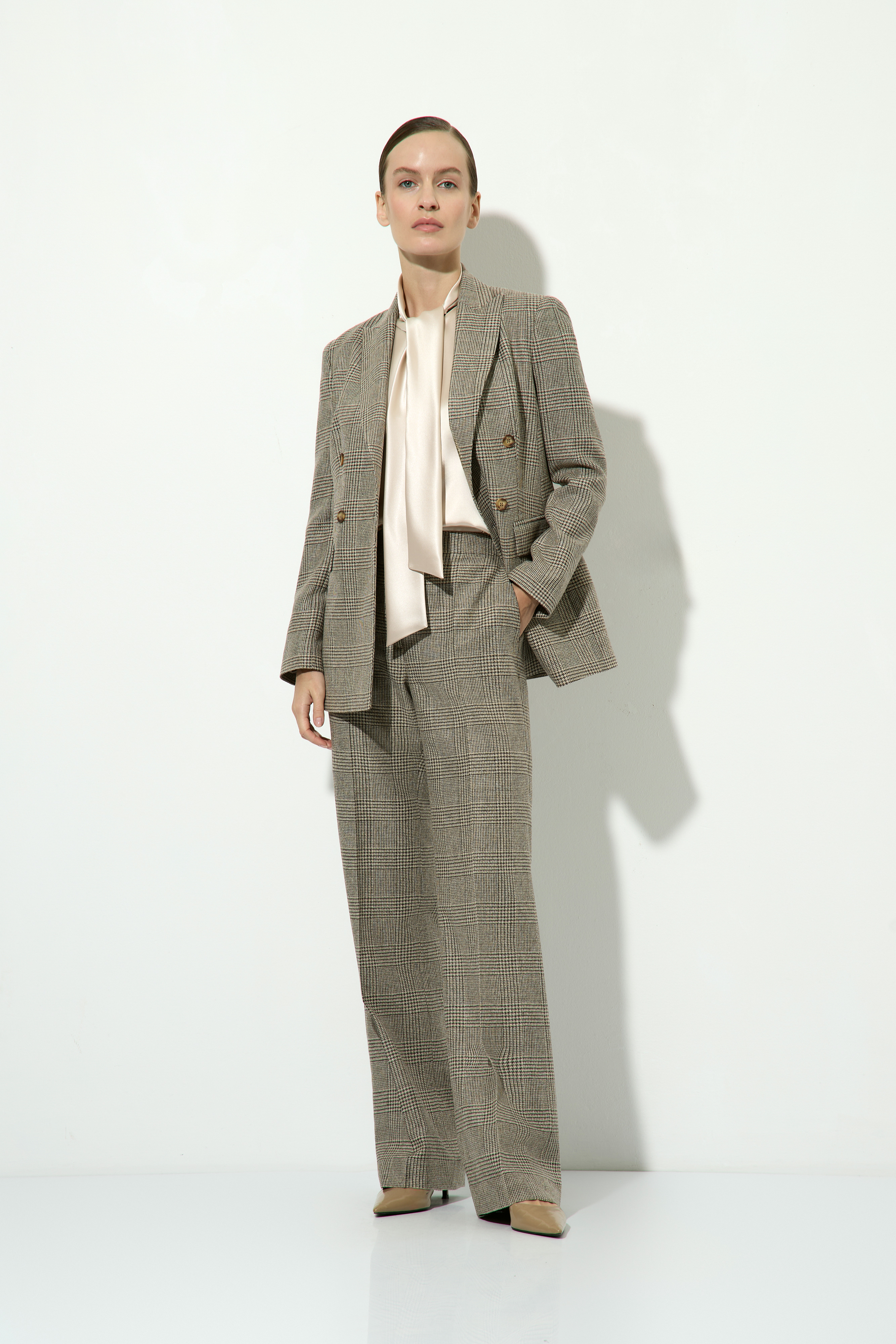 Брюки в клетку VASSA&Co, пол женский, цвет коричневый