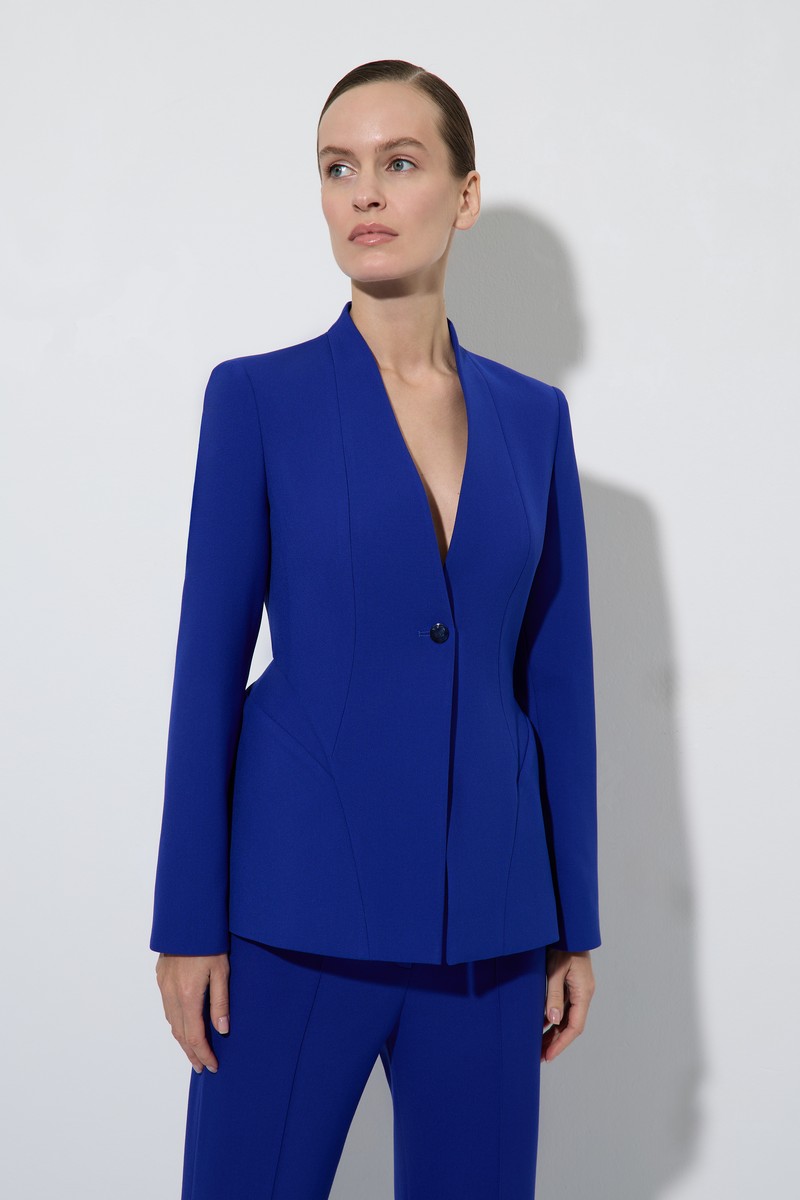 Жакет приталенного силуэта VASSA&Co, пол женский, цвет синий