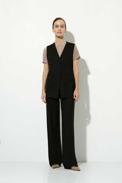 Жилет удлиненный VASSA&Co, пол женский, цвет черный