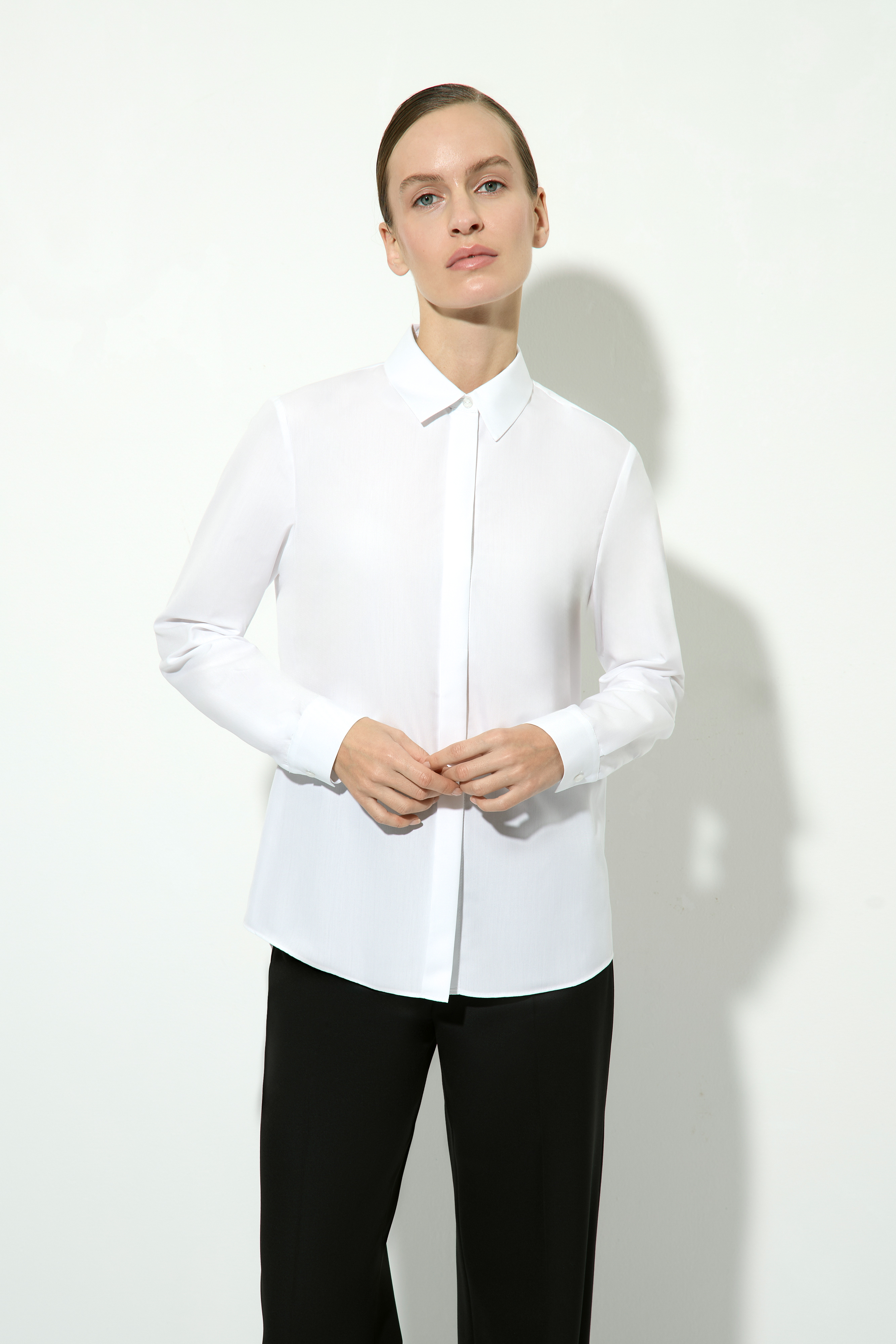 Блузка с длинным рукавом VASSA&Co, пол женский, цвет белый