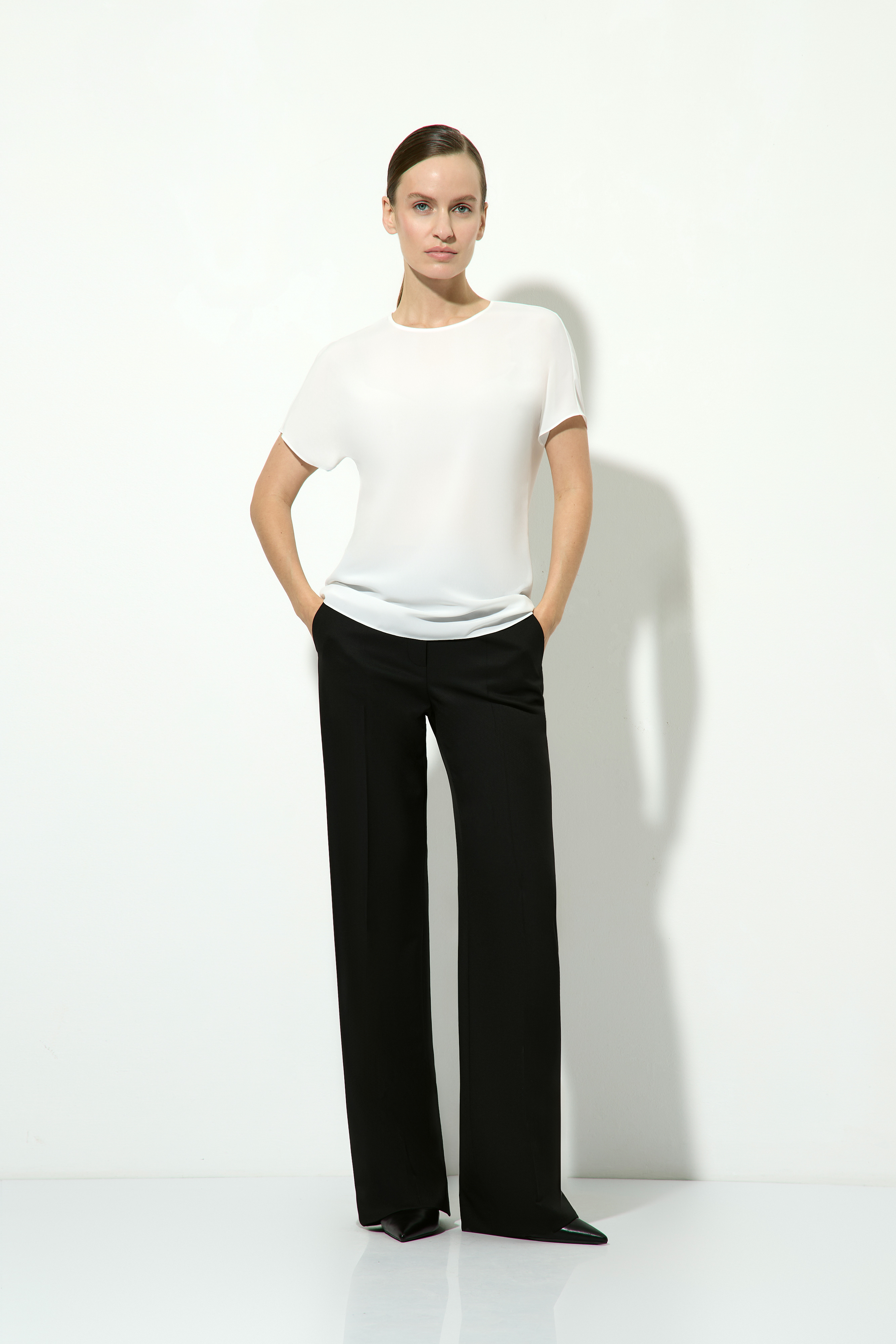 Блузка белая VASSA&Co, пол женский, цвет белый