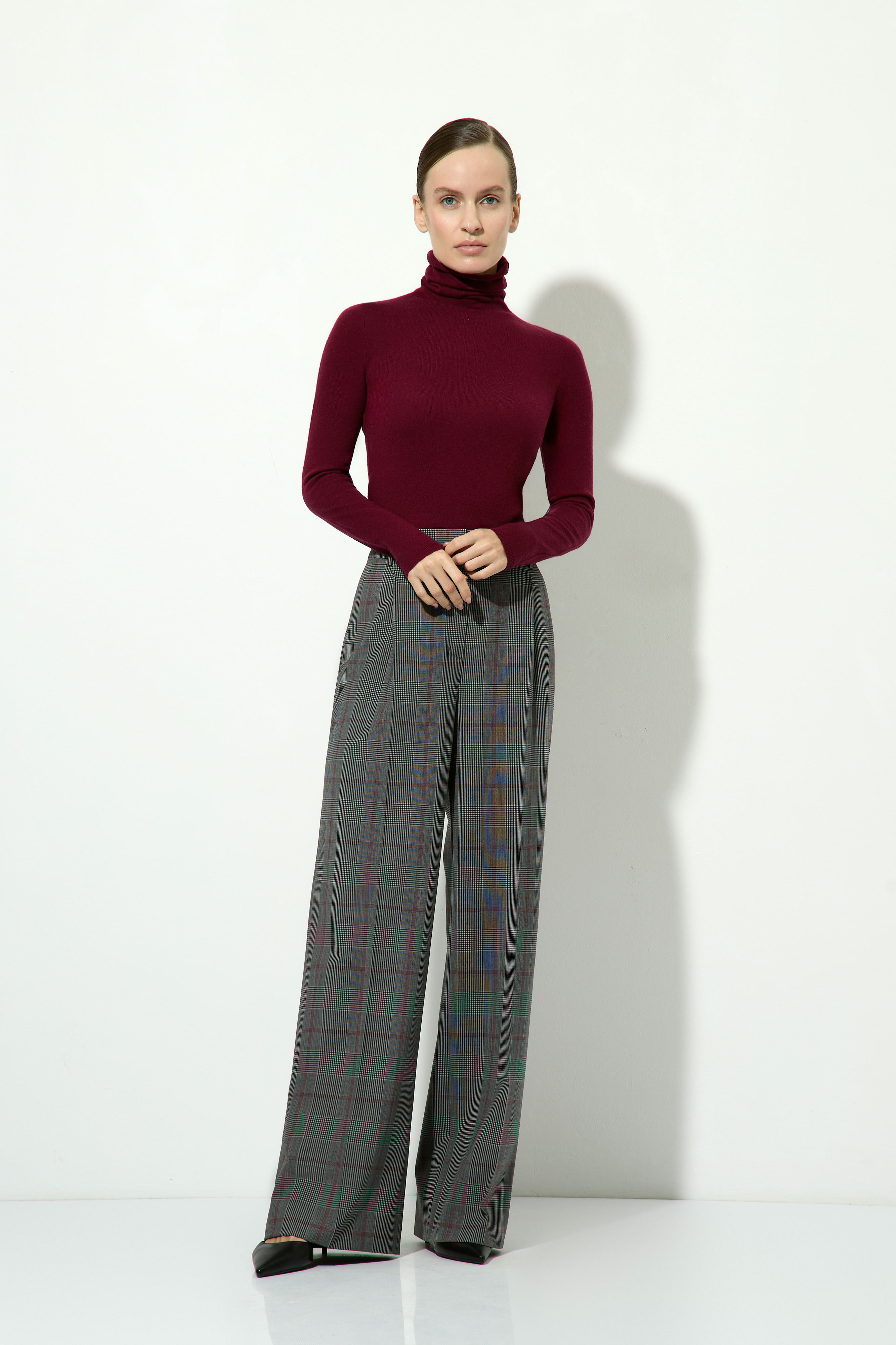 Брюки широкие в клетку VASSA CODE, VASSA&Co, пол женский, цвет серый