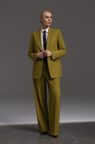 Брюки прямого кроя VASSA&Co, пол женский, цвет хаки