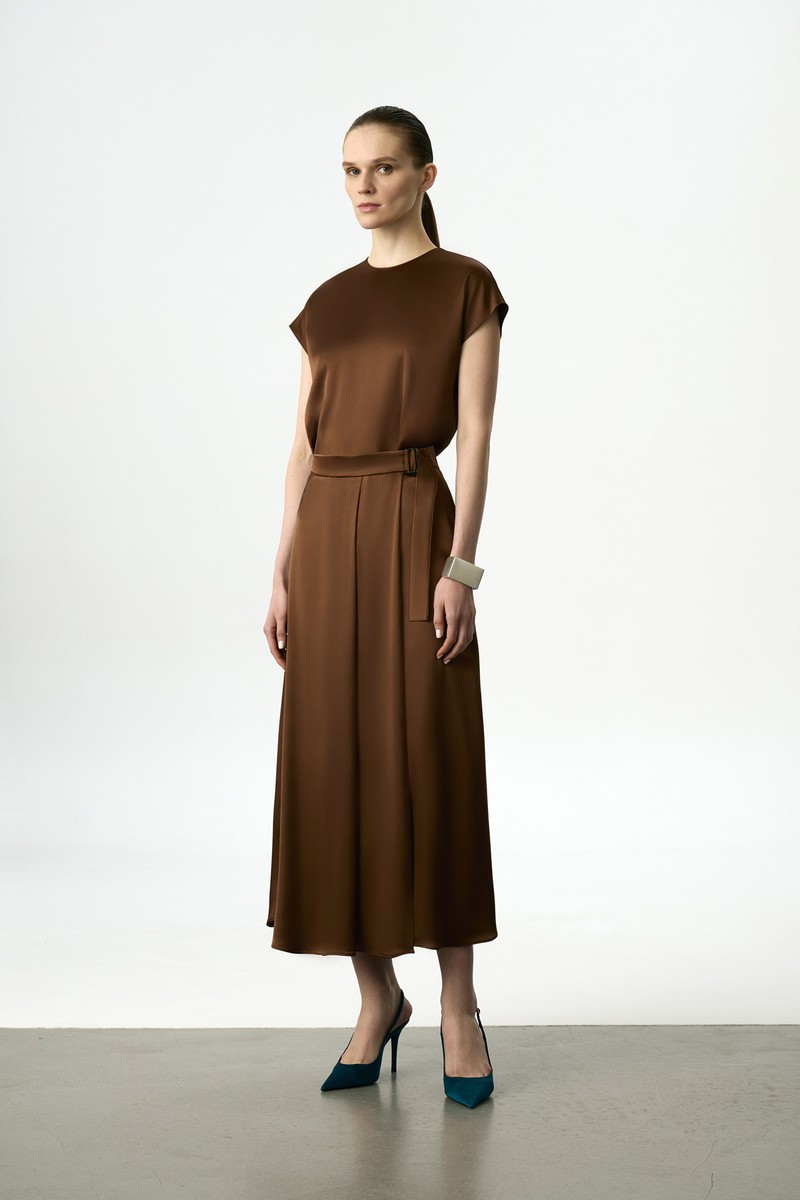 Блузка атласная коричневая VASSA&Co, пол женский, цвет коричневый