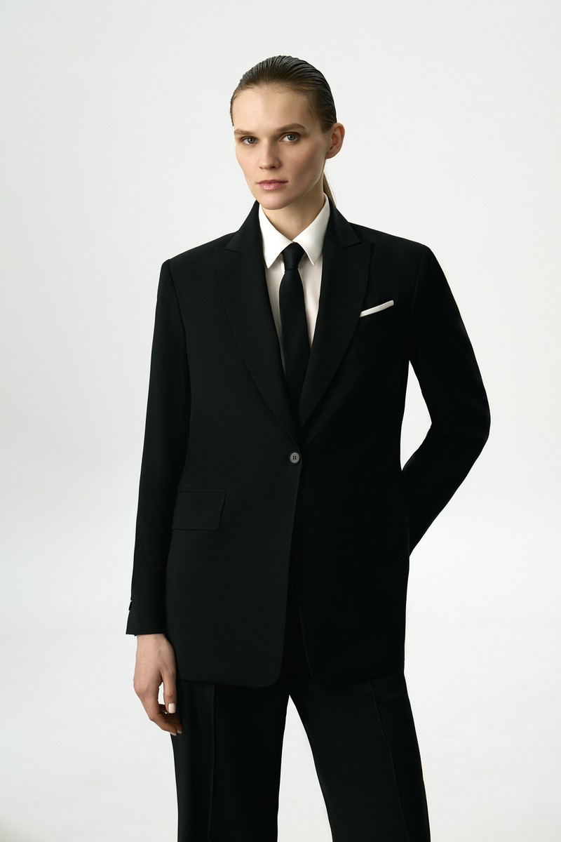 Жакет однобортный черный VASSA&Co, пол женский, цвет черный