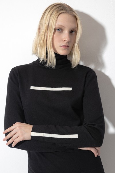 Водолазка с контрастной полосой VASSA CODE, пол женский, цвет черный, фото №6