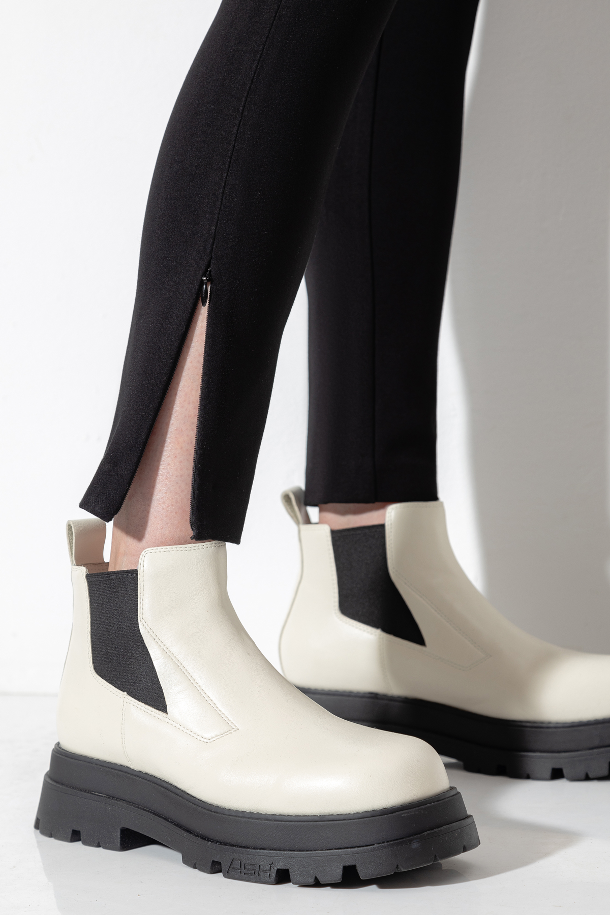 Леггинсы VASSA CODE, пол женский, цвет черный, фото №6