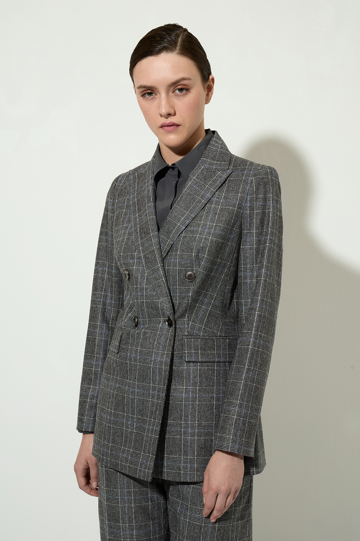 Жакет в клетку VASSA&Co, пол женский, цвет серый, фото №3