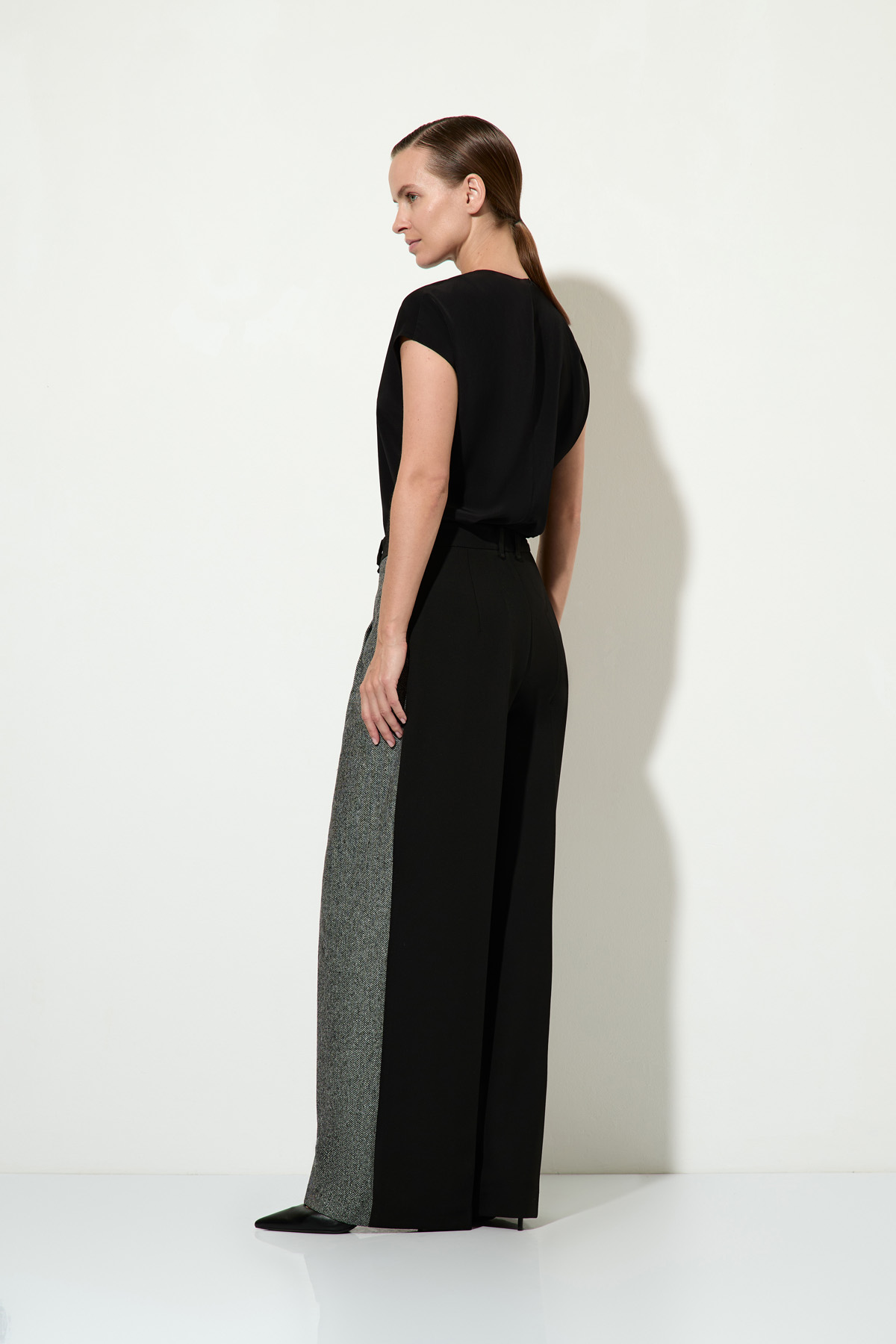 Брюки в стиле color block VASSA&Co, пол женский, цвет серый, фото №4