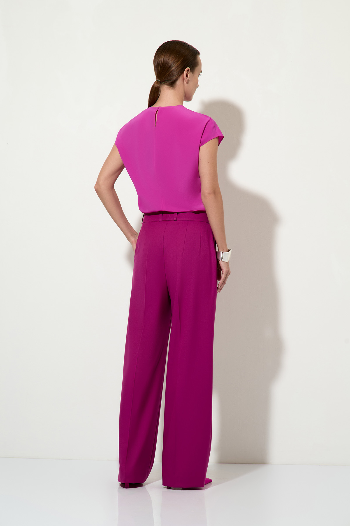 Брюки в оттенке темная фуксия VASSA&Co, пол женский, цвет фиолетовый, фото №9