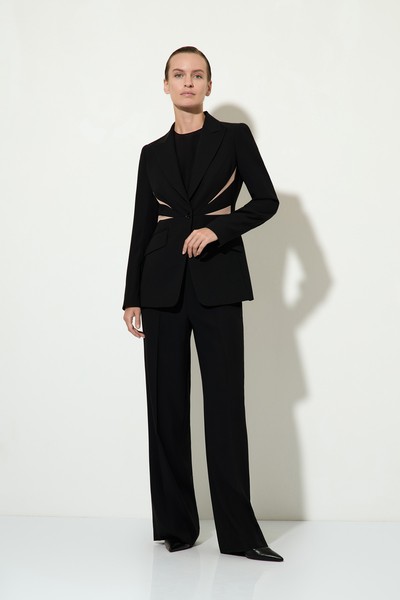 Однобортный жакет приталенного силуэта VASSA&Co, пол женский, цвет черный, фото №6