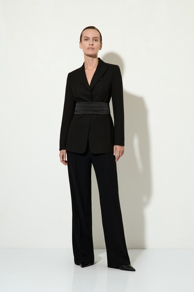 Однобортный жакет с камербандом VASSA&Co, пол женский, цвет черный, фото №6