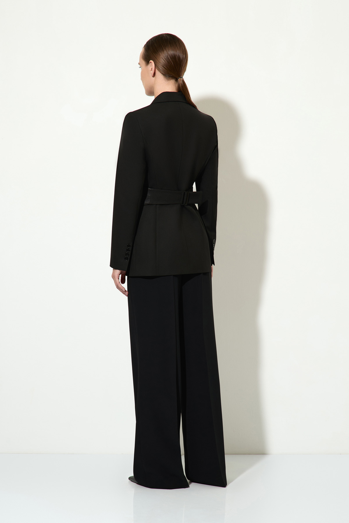 Однобортный жакет с камербандом VASSA&Co, пол женский, цвет черный, фото №8