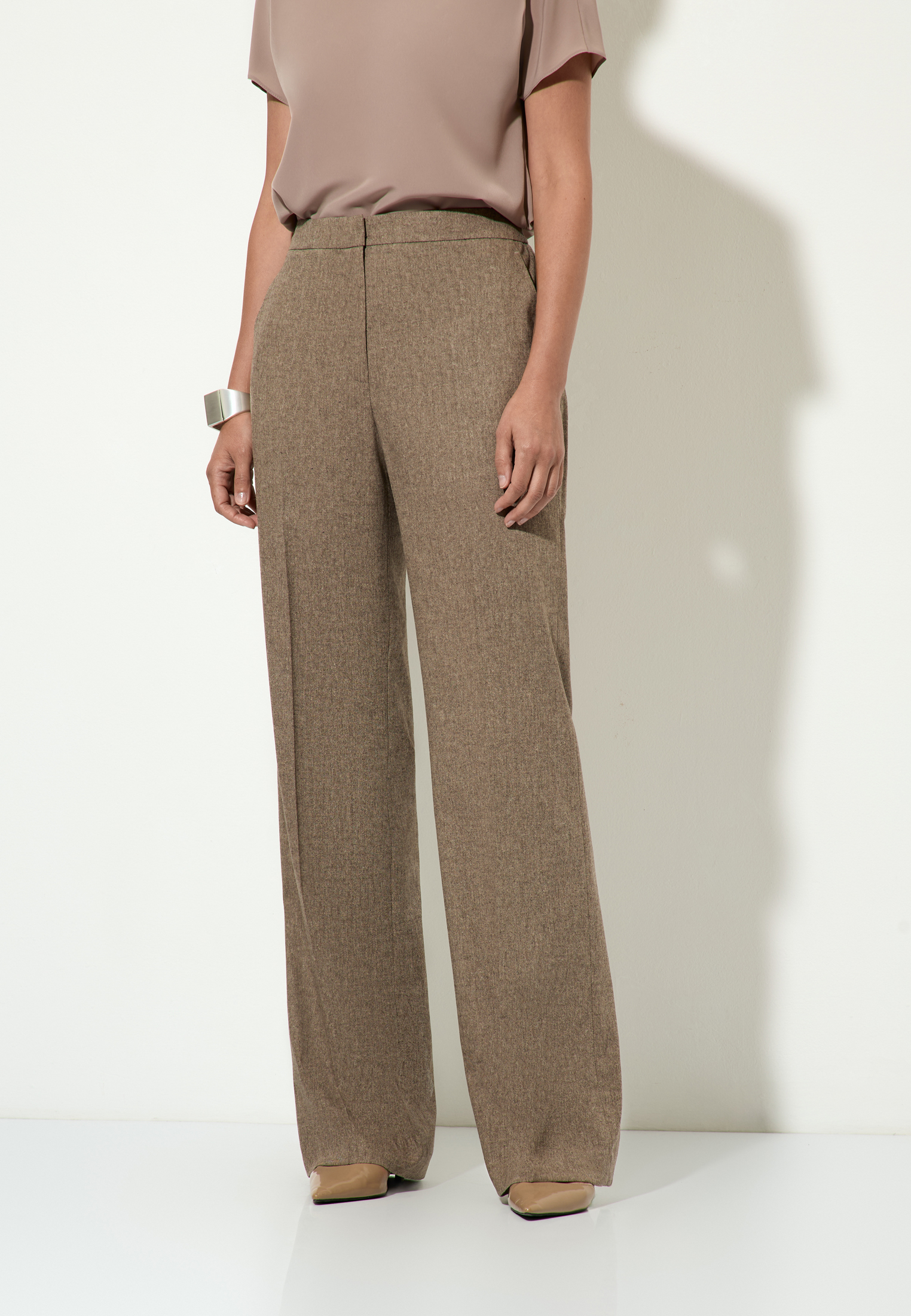 Брюки прямого кроя из полушерсти VASSA&Co, пол женский, цвет коричневый, фото №2