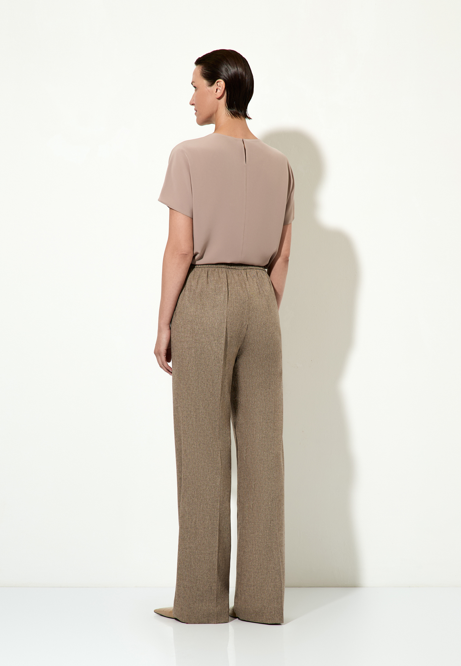 Брюки прямого кроя из полушерсти VASSA&Co, пол женский, цвет коричневый, фото №3