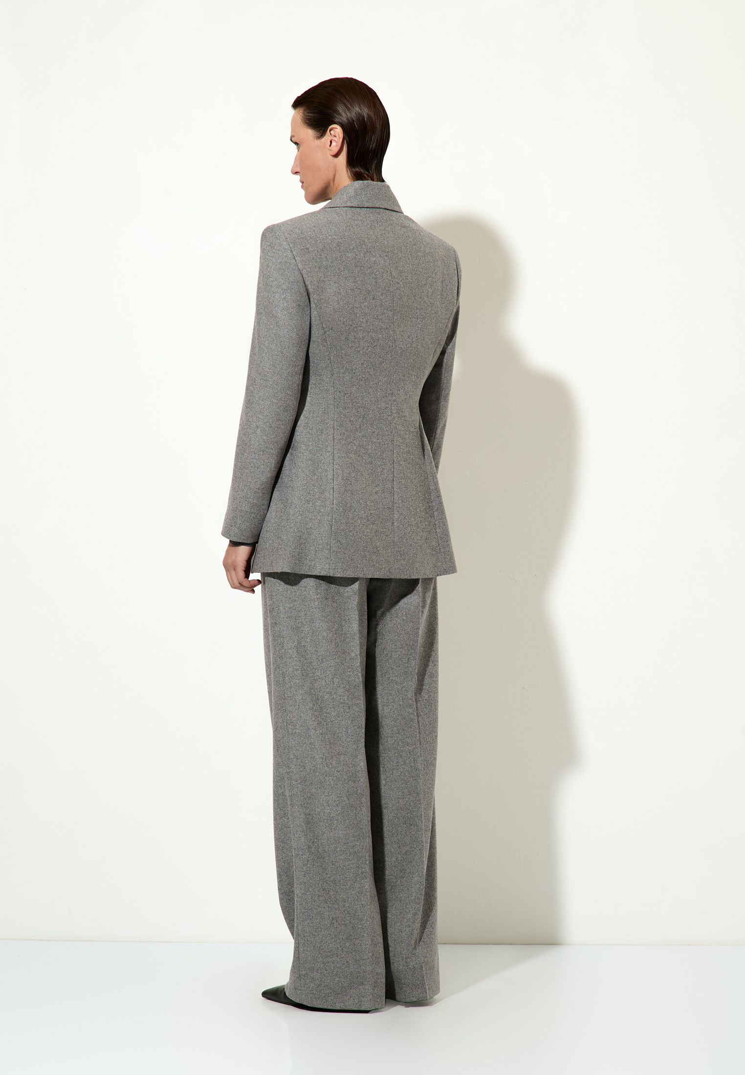Однобортный жакет из полушерстяной ткани VASSA&Co, пол женский, цвет серый, фото №2