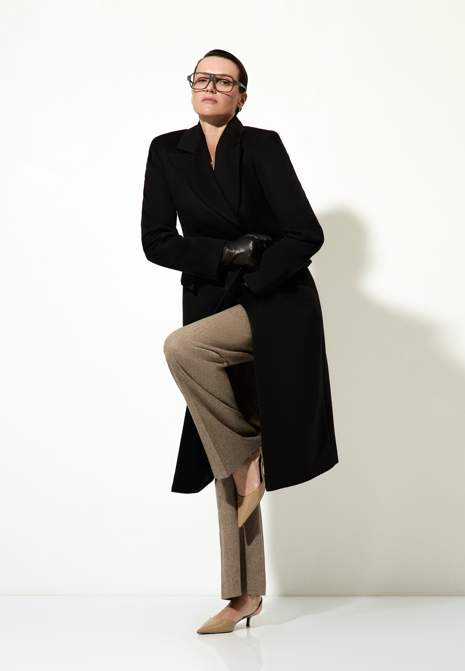 Приталенное пальто из шерсти и кашемира VASSA&Co, пол женский, цвет черный, фото №6