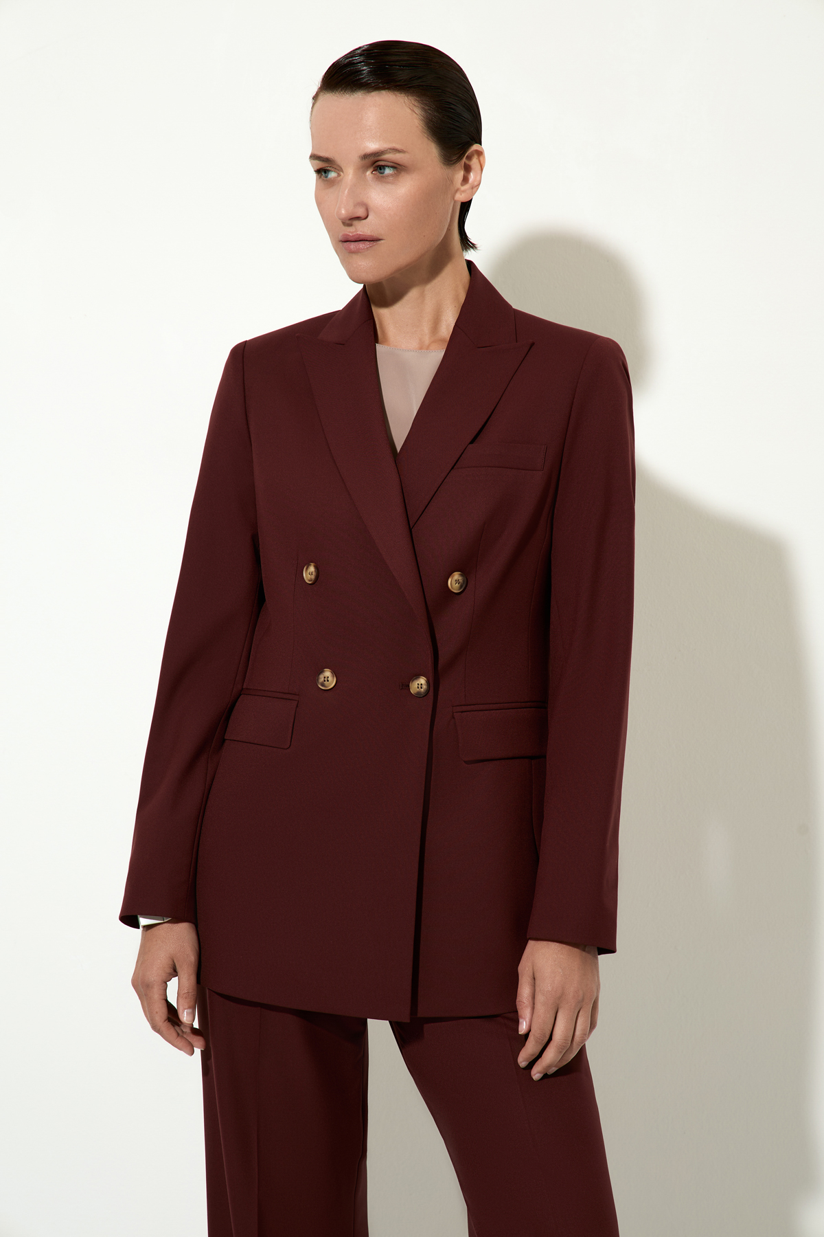 Жакет приталенного силуэта VASSA&Co, пол женский, цвет коричневый, фото №3