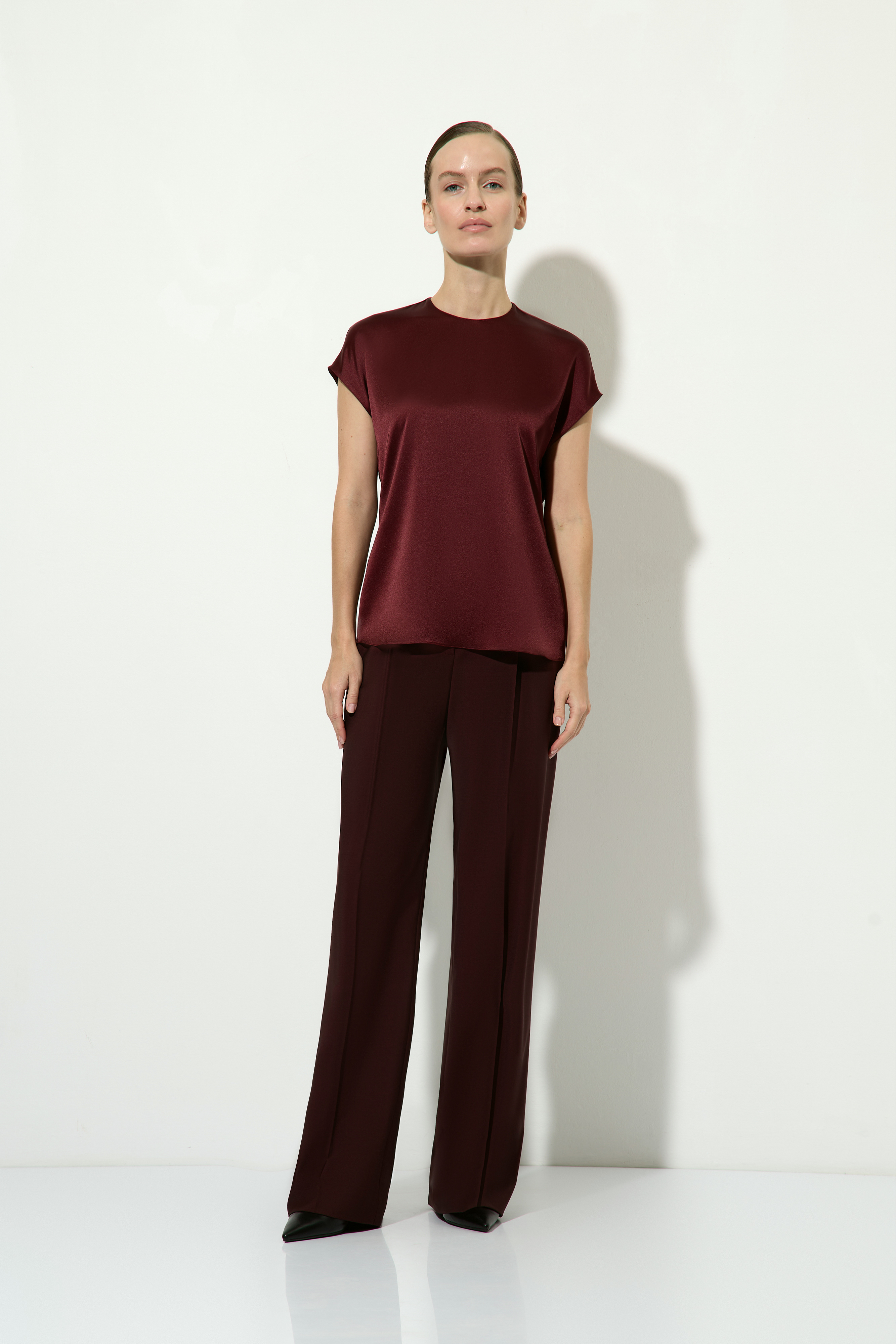 Блузка атласная бордовая VASSA&Co, пол женский, цвет красный, фото №2