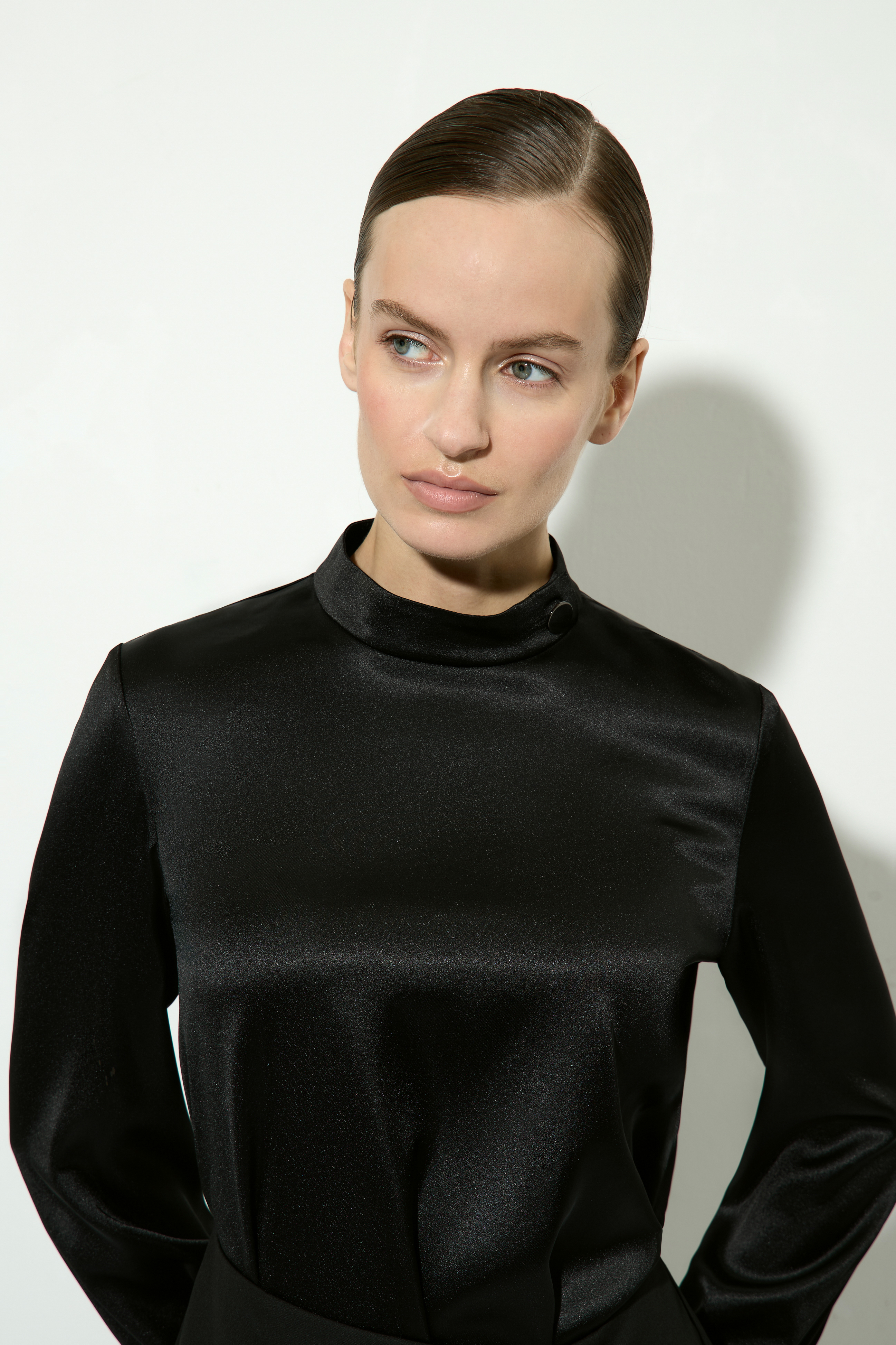 Платье черное с пуговицами VASSA&Co, пол женский, цвет черный, фото №3