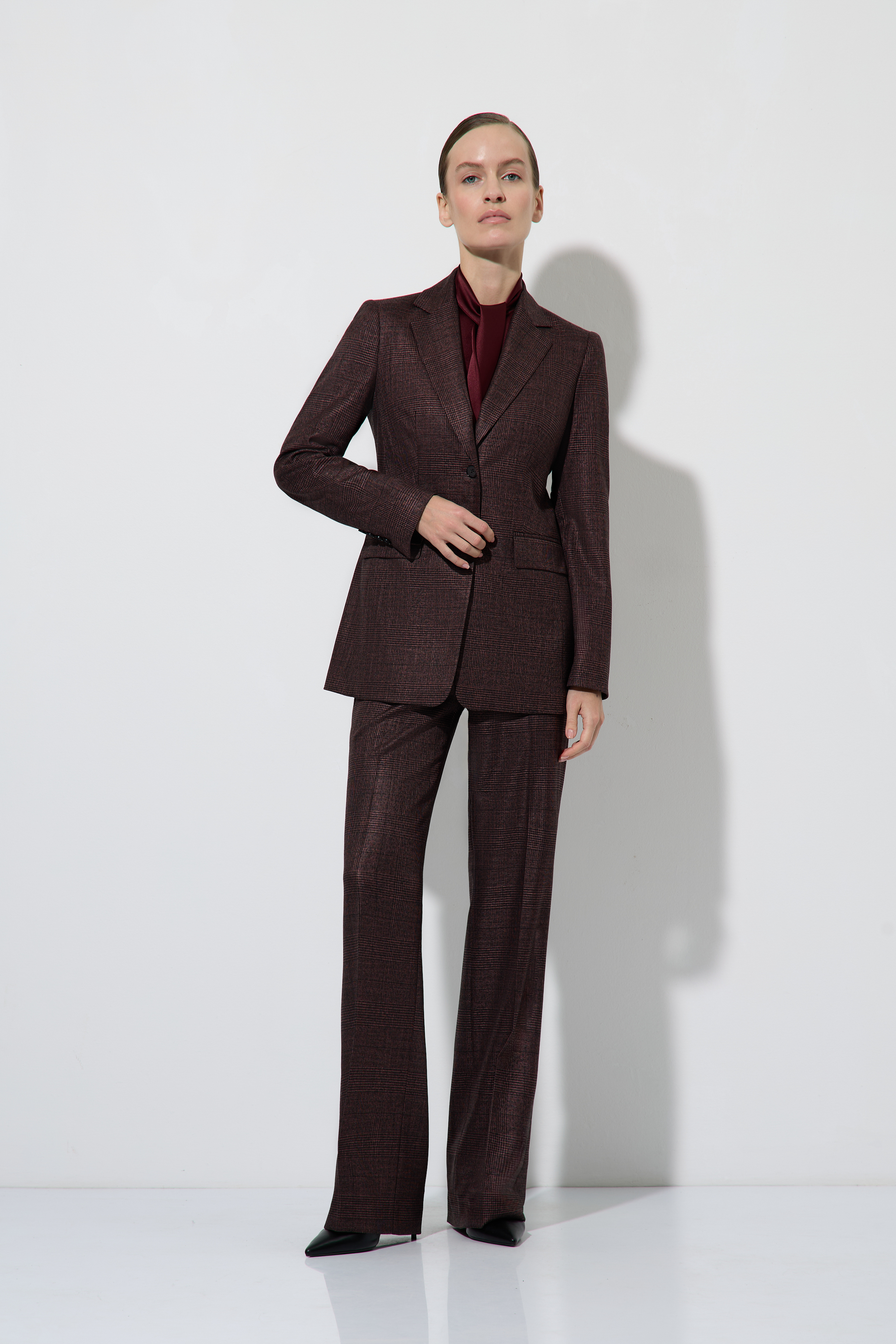 Жакет приталенный в клетку VASSA&Co, пол женский, цвет бордовый, фото №2