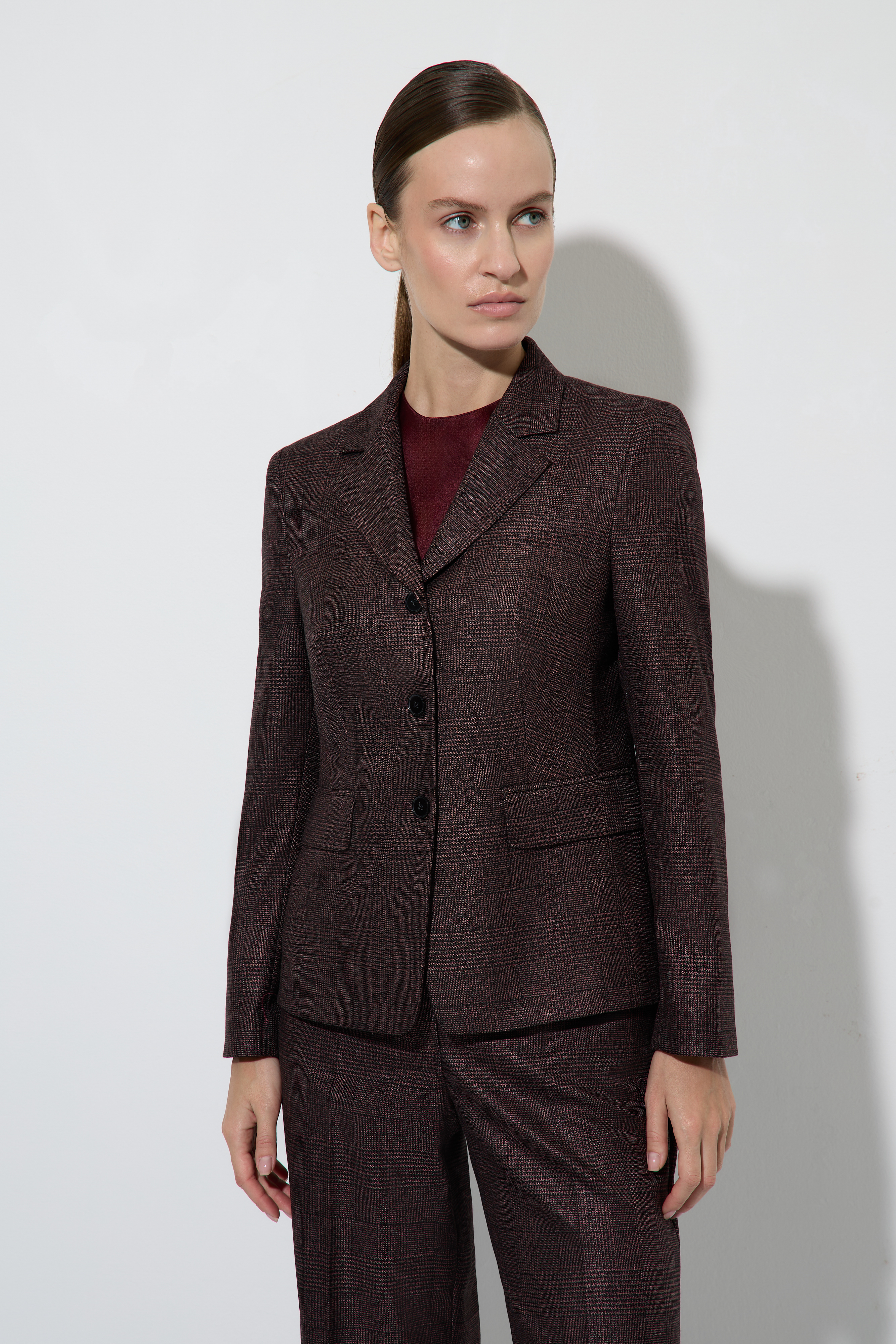 Жакет укороченный VASSA&Co, пол женский, цвет бордовый, фото №2