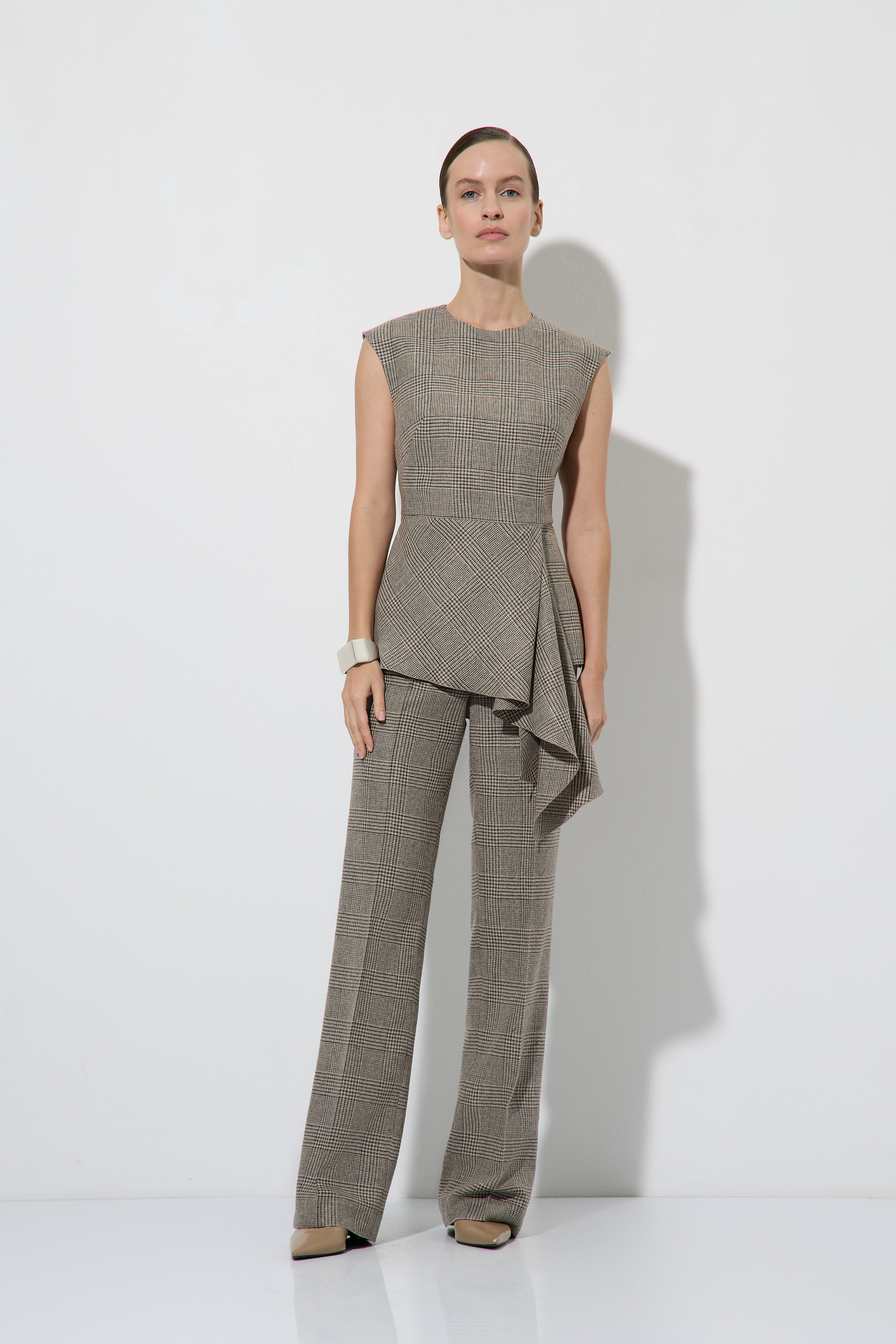 Жилет с акцентной деталью VASSA&Co, пол женский, цвет коричневый, фото №2