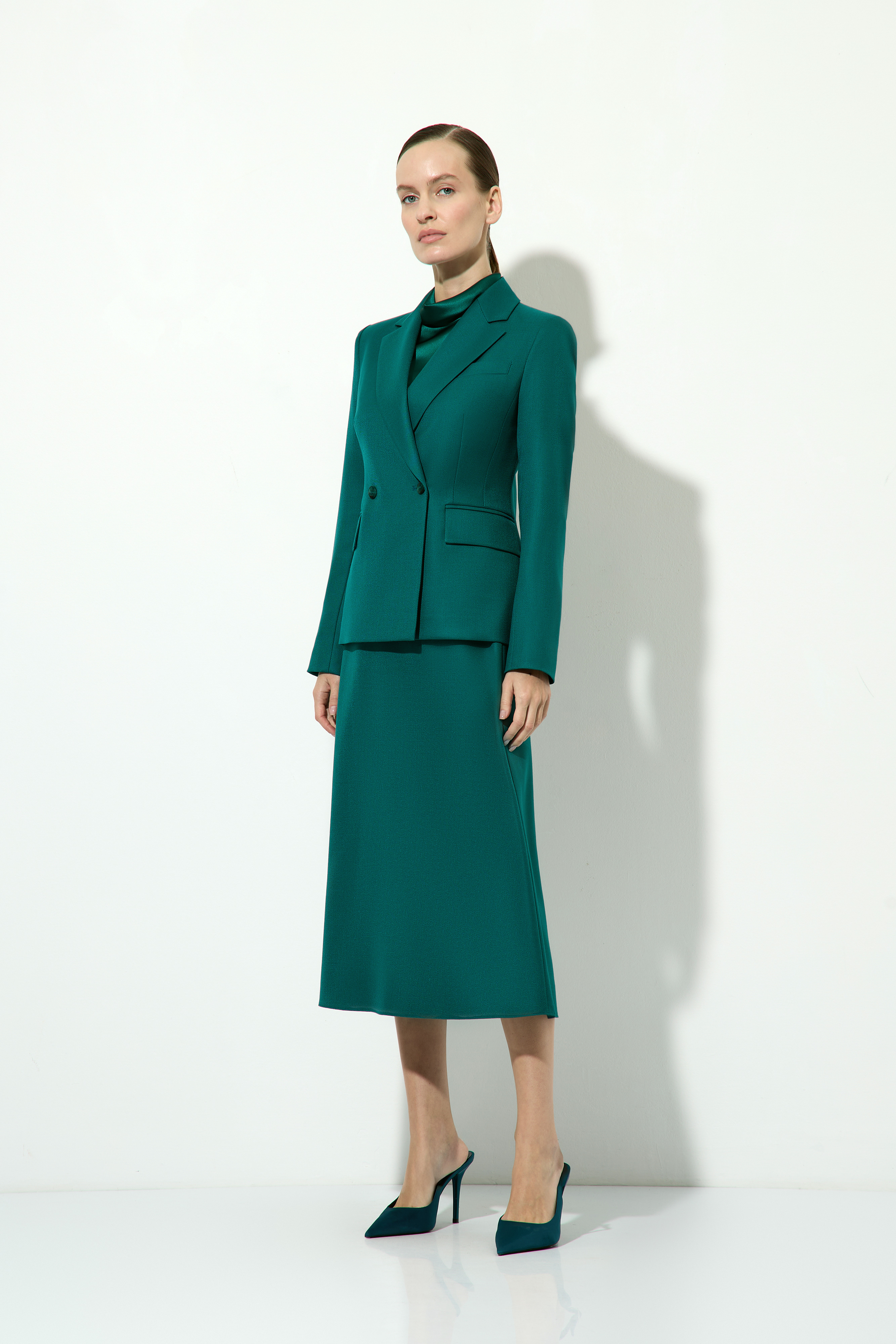 Юбка изумрудного цвета VASSA&Co, пол женский, цвет зеленый, фото №4