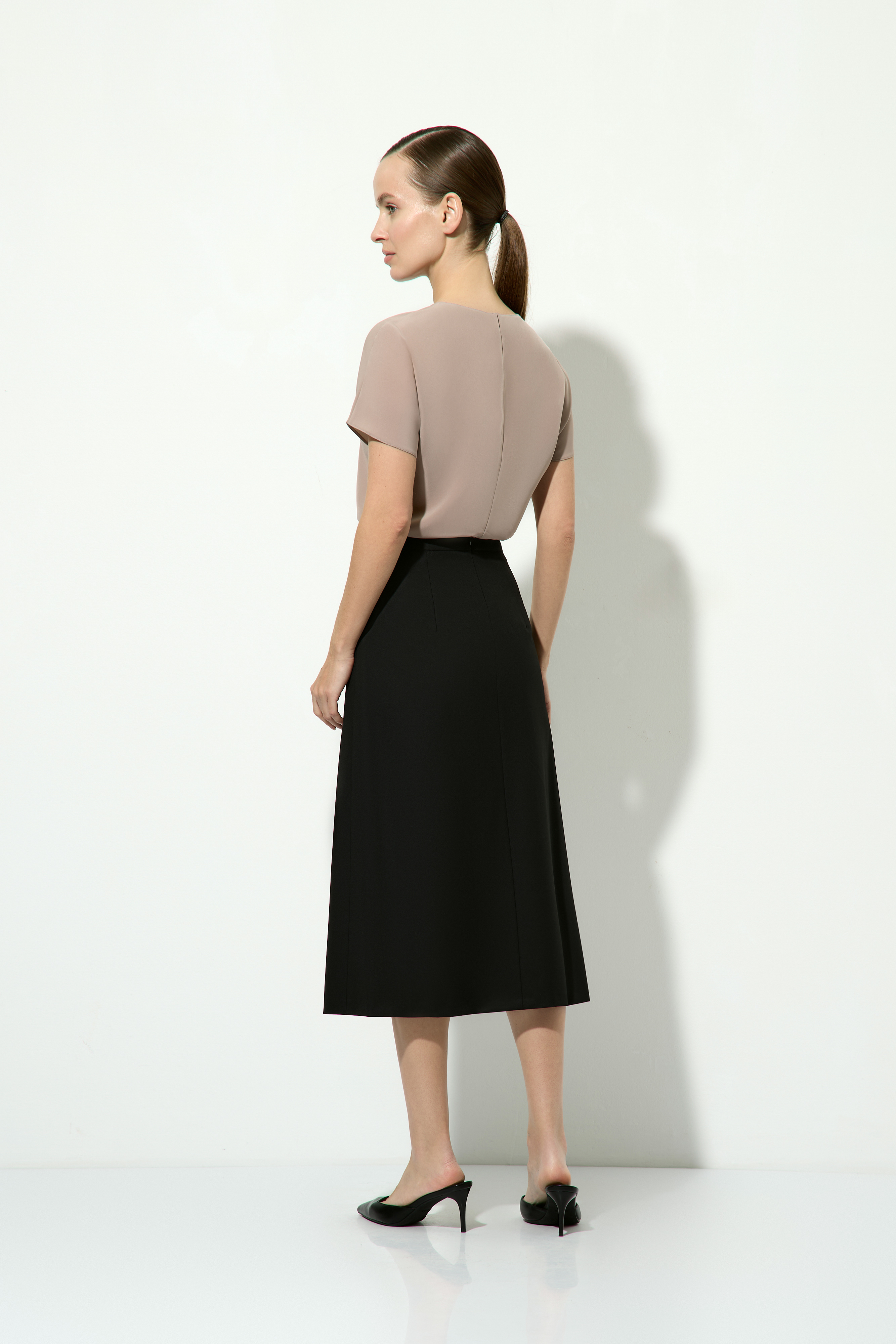 Юбка с гофрированной деталью VASSA&Co, пол женский, цвет черный, фото №3