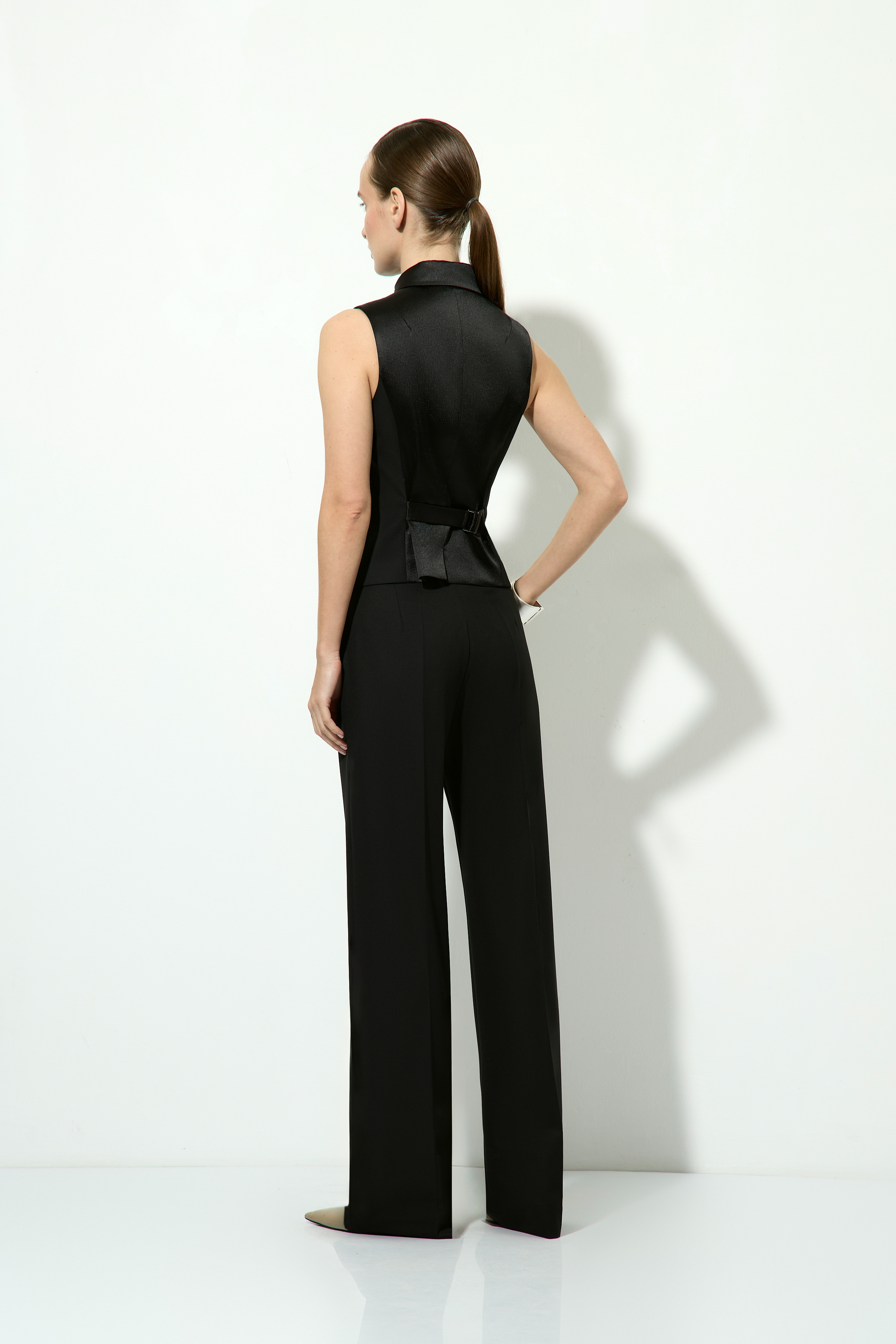 Жилет с атласной спинкой VASSA&Co, пол женский, цвет черный, фото №4