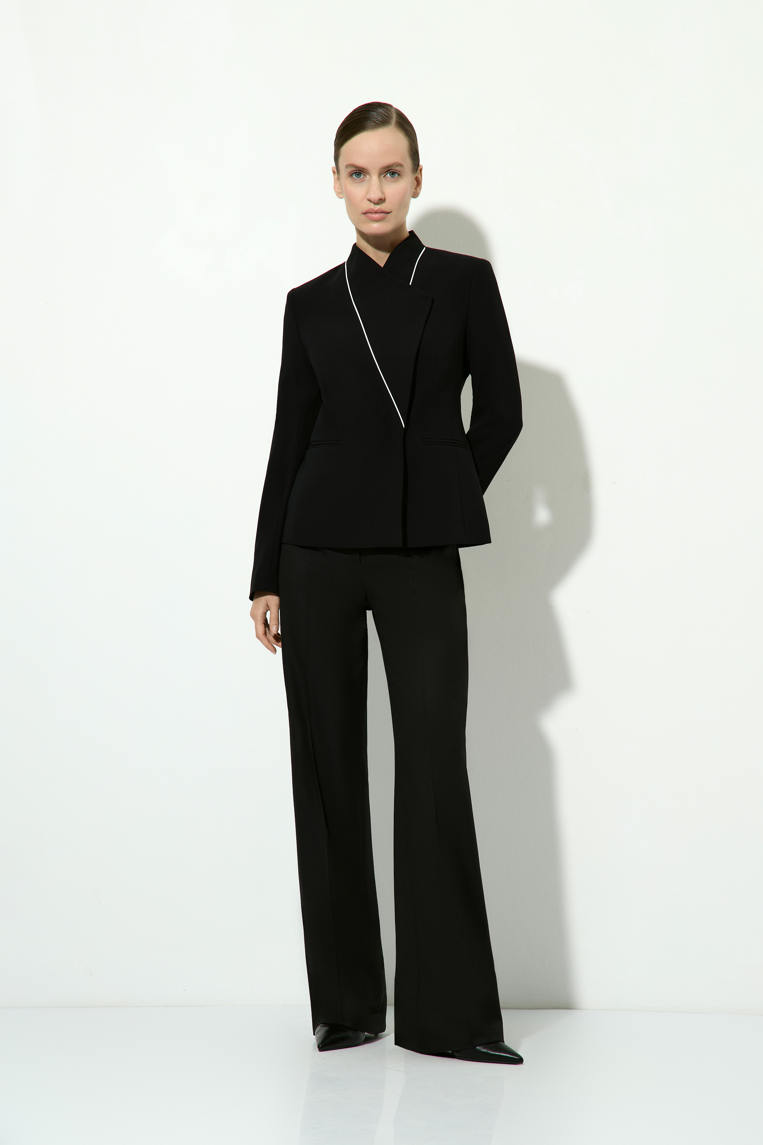 Жакет с контрастным кантом VASSA&Co, пол женский, цвет черный, фото №3