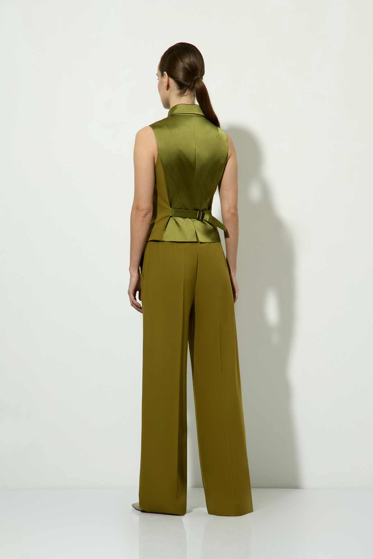 Жилет с атласным воротником VASSA&Co, пол женский, цвет хаки, фото №9