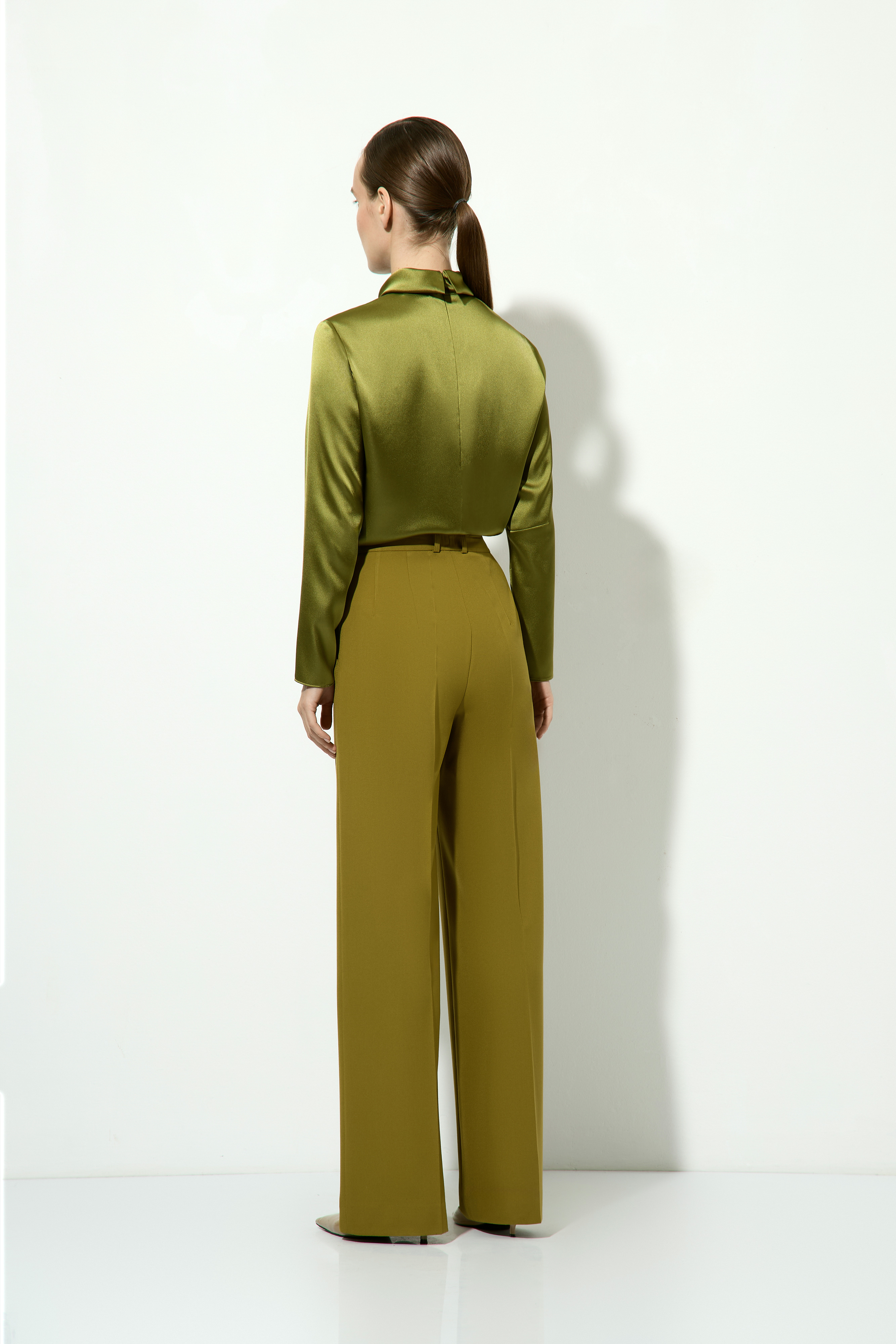 Брюки прямого кроя VASSA&Co, пол женский, цвет хаки, фото №3